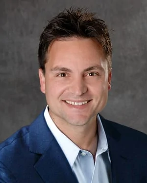 Jeep Wrangler JL Jeep Head of Design Mark Allen retires. Replaced by Vince Gallante, Ryan Nagode, Leandro Pinto b-1ee35d46680b-Vince_Galante_VP_JeepExteriorDesign