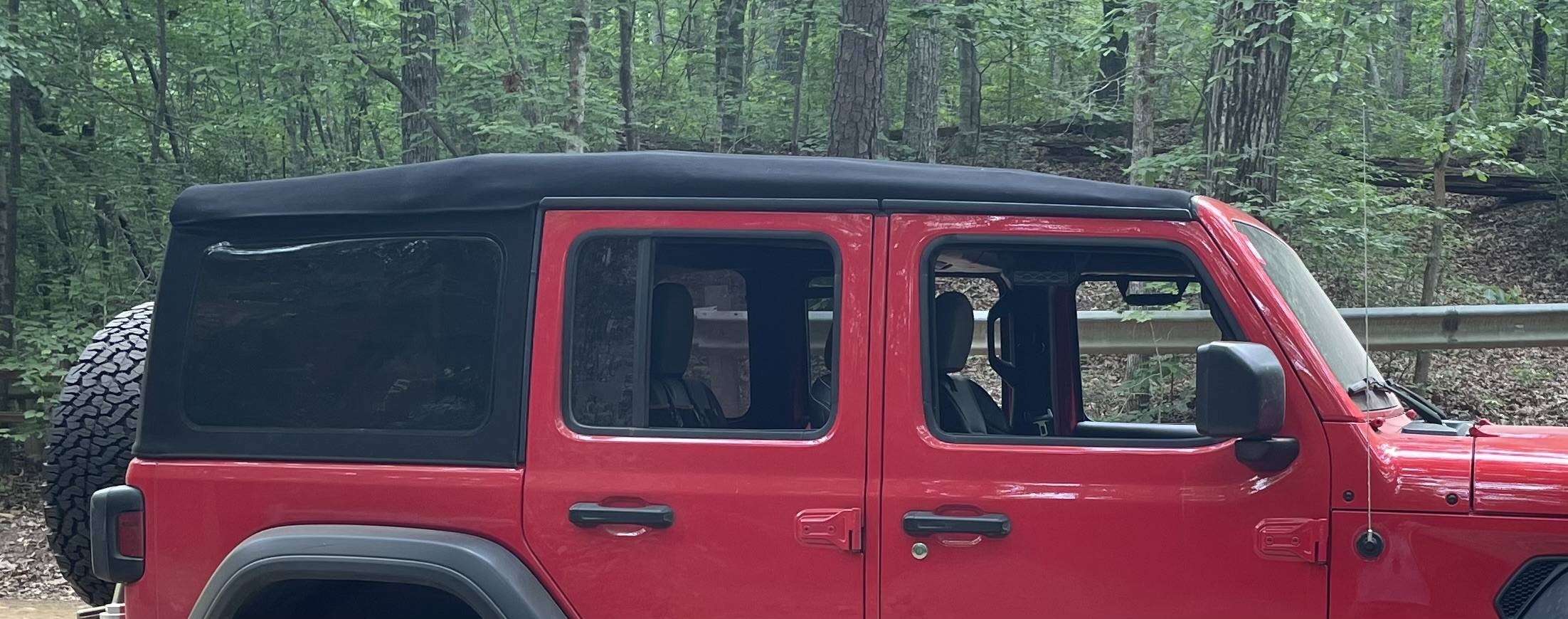 Jeep Wrangler JL Premium Soft top (4 door) IMG_3136