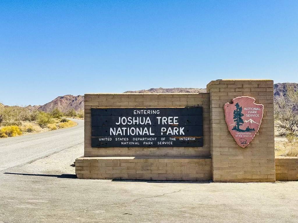 Jeep Wrangler JL CO Ketchup Build Joshua Tree NP sign