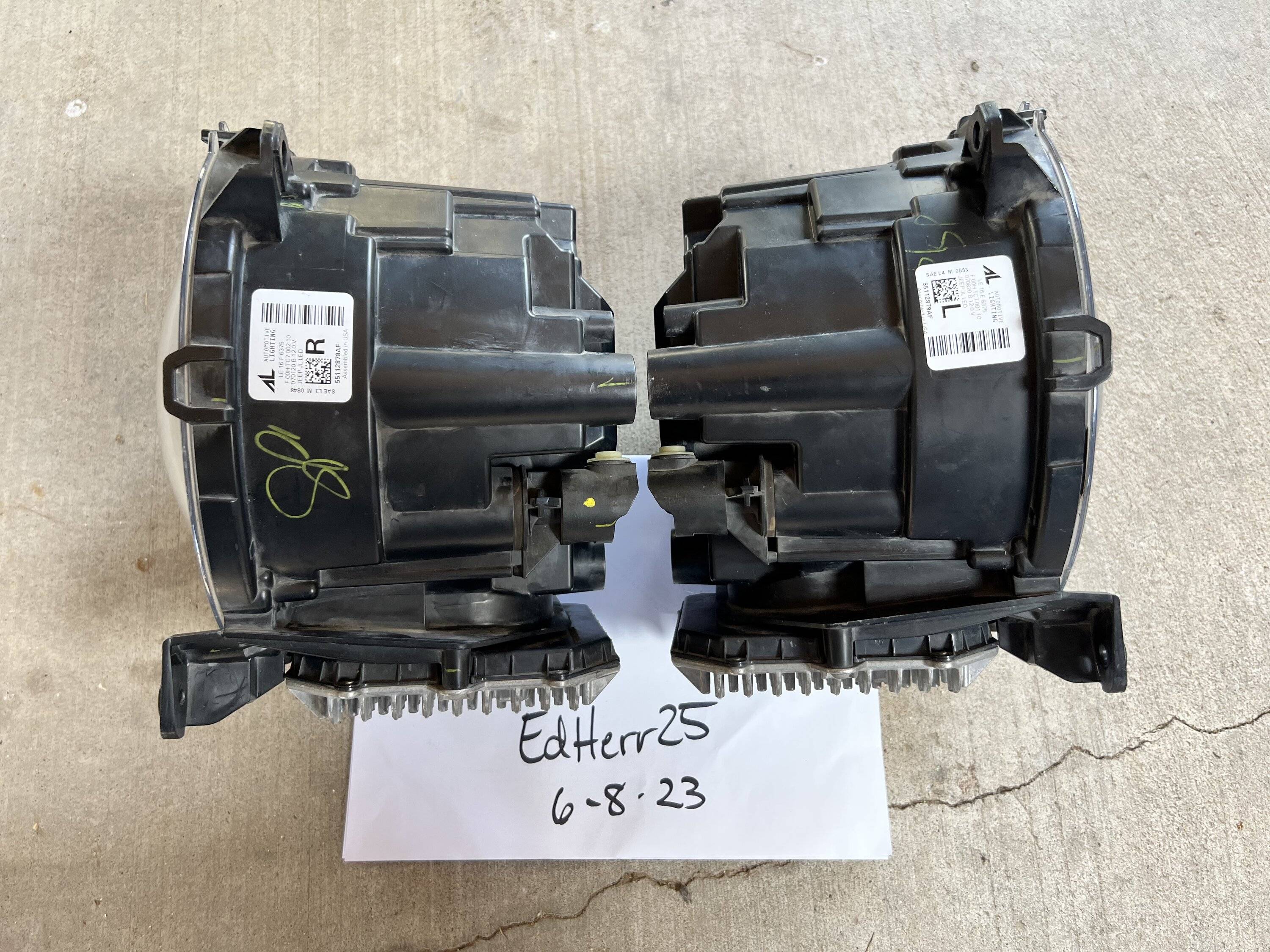 Jeep Wrangler JL OEM LED HEADLIGHTS 8A538E87-C44F-4D6B-8AE8-10189AC65C0C