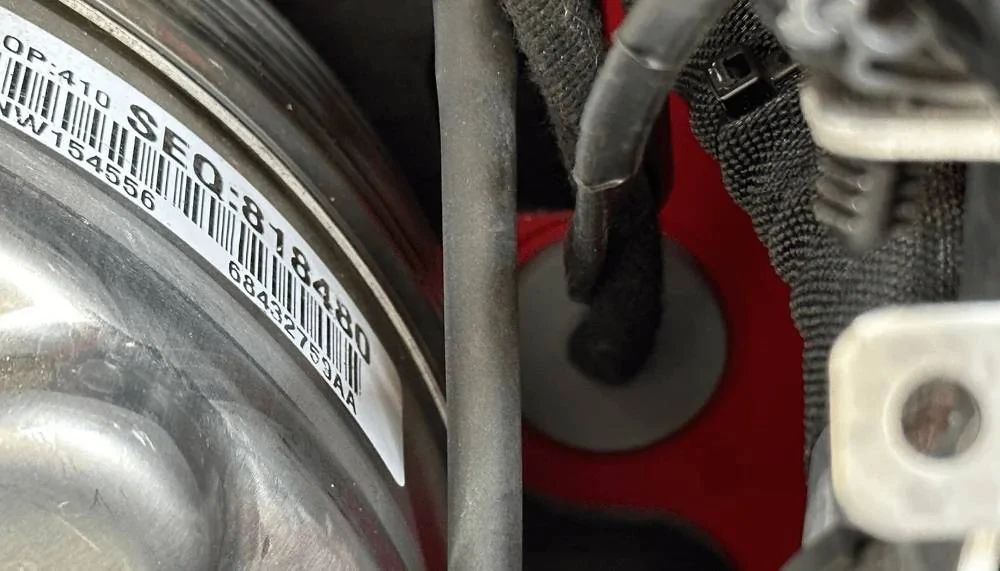 Jeep Wrangler JL Lasfit Aux Switch Panel Vs. Voswitch Shootout / Comparison 7