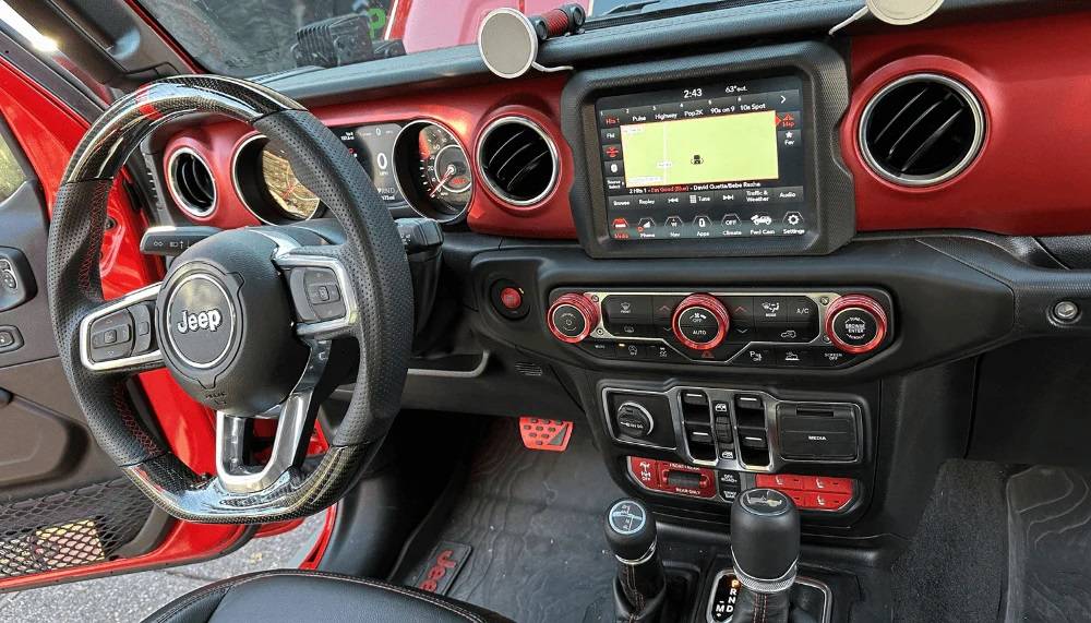 Jeep Wrangler JL Lasfit Aux Switch Panel Vs. Voswitch Shootout / Comparison 13