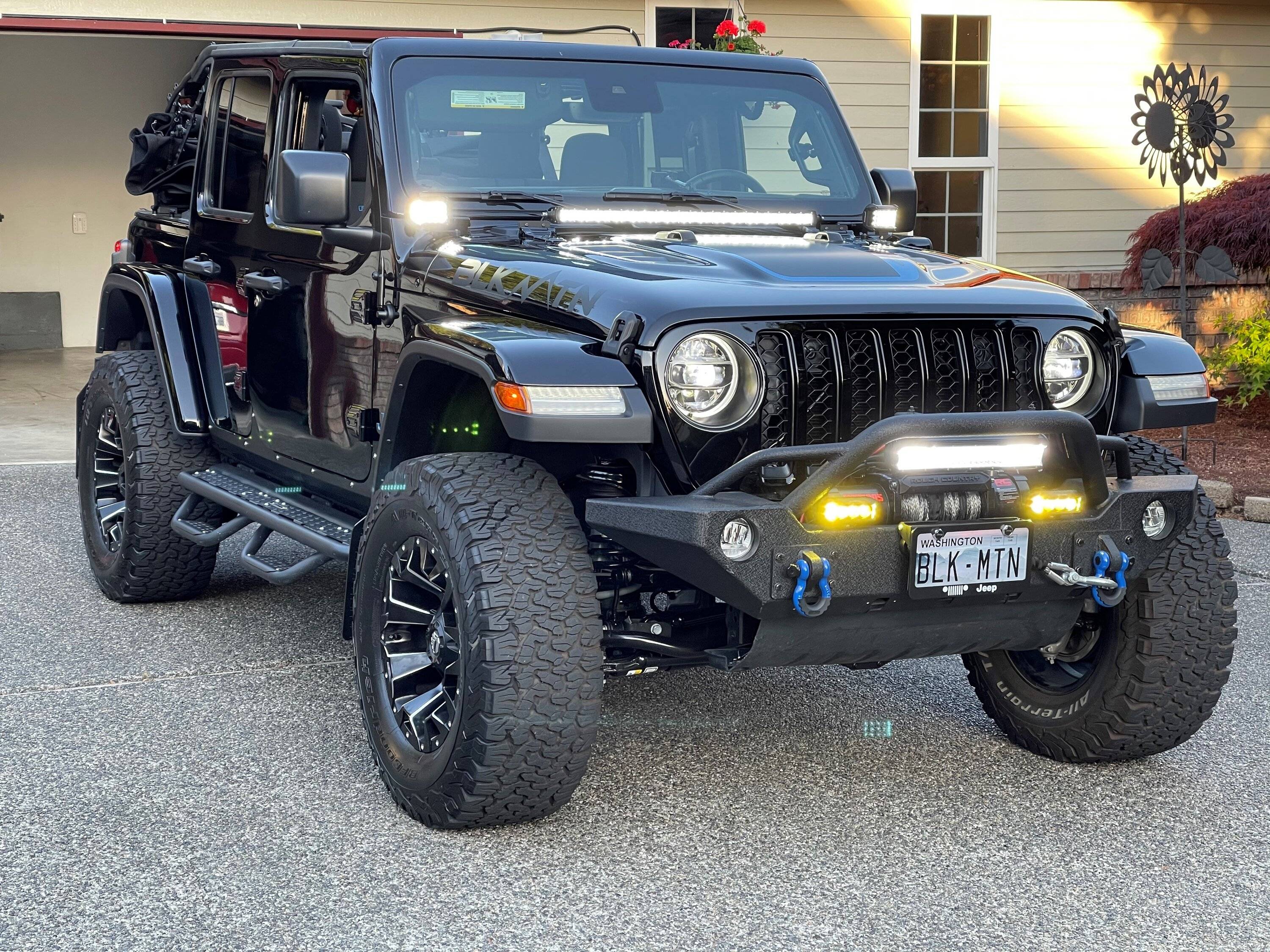 Jeep Wrangler JL 4xe light bar mount All Lights on