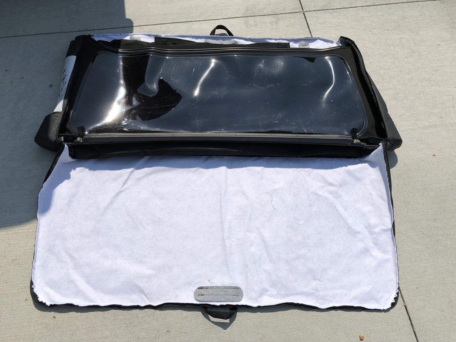 Jeep Wrangler JL Soft top window storage bag 86BC89CA-A135-4339-8F5D-2C06F719A246