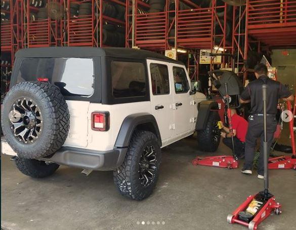 Jeep Wrangler JL What did you do TO your Jeep JL today? New Wheels Tires 2- White JLU 081018.JPG