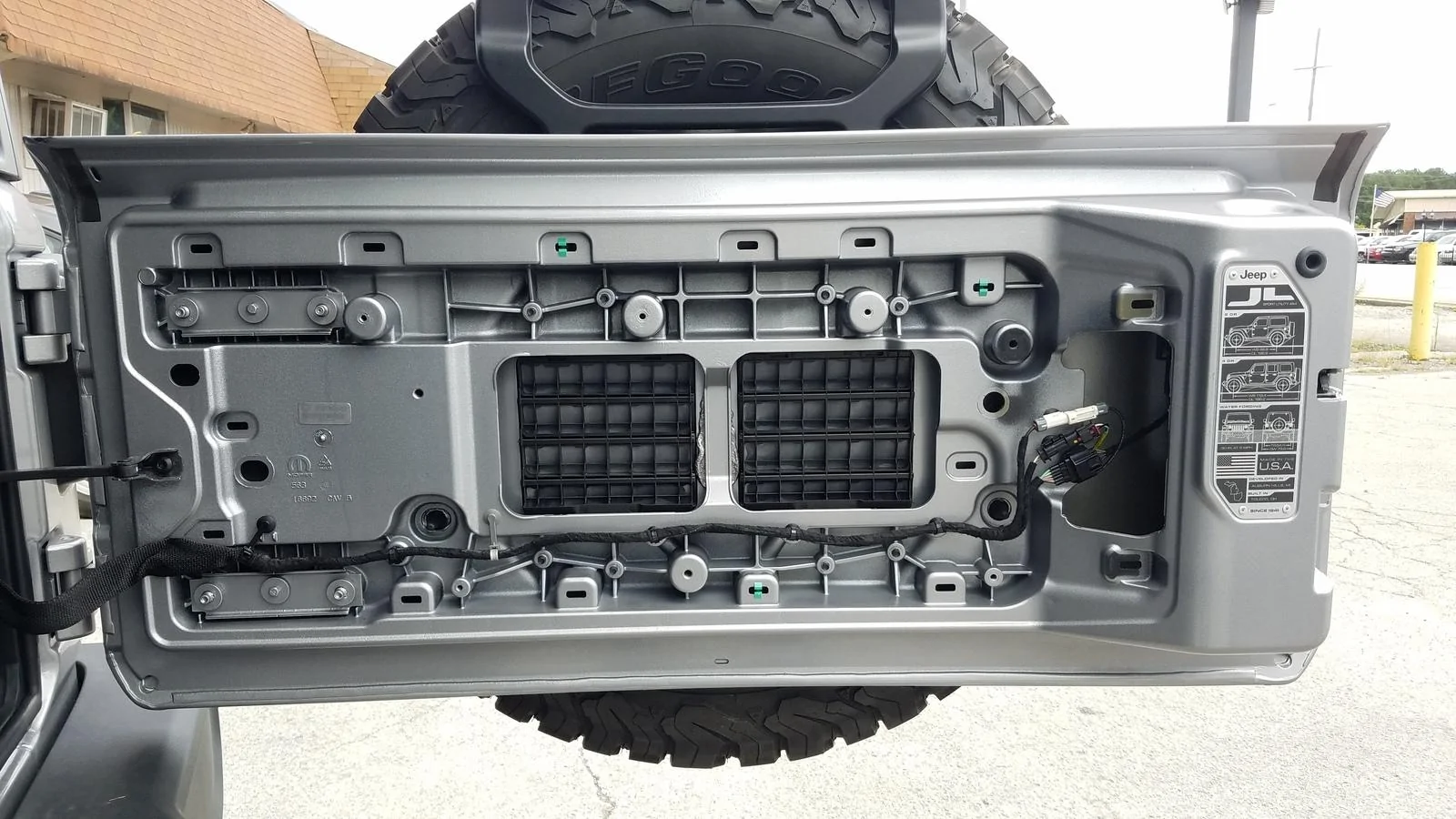 Jeep Wrangler JL Audio Experts-Help Needed Mounting Sub pG0Z1EZ