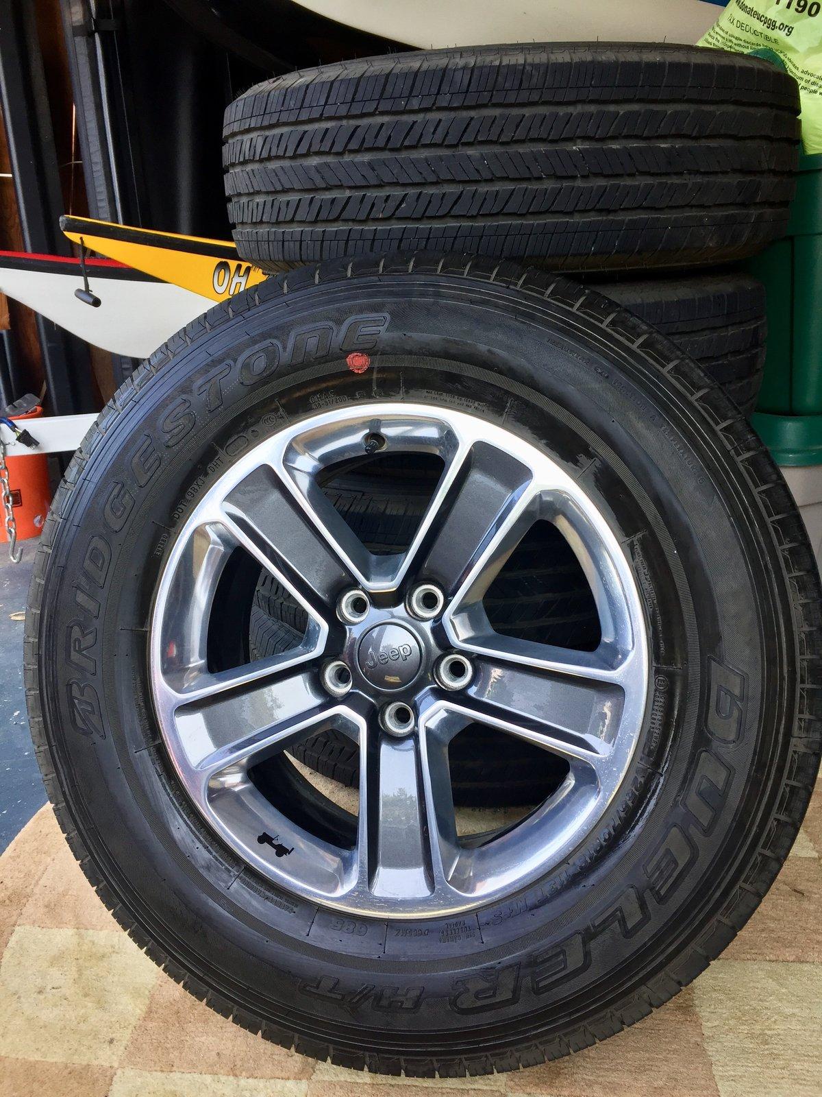 Jeep Wrangler JL Wheels/Tires SOLD 4877A744-31CA-46D9-B2C4-89EC35B6079D