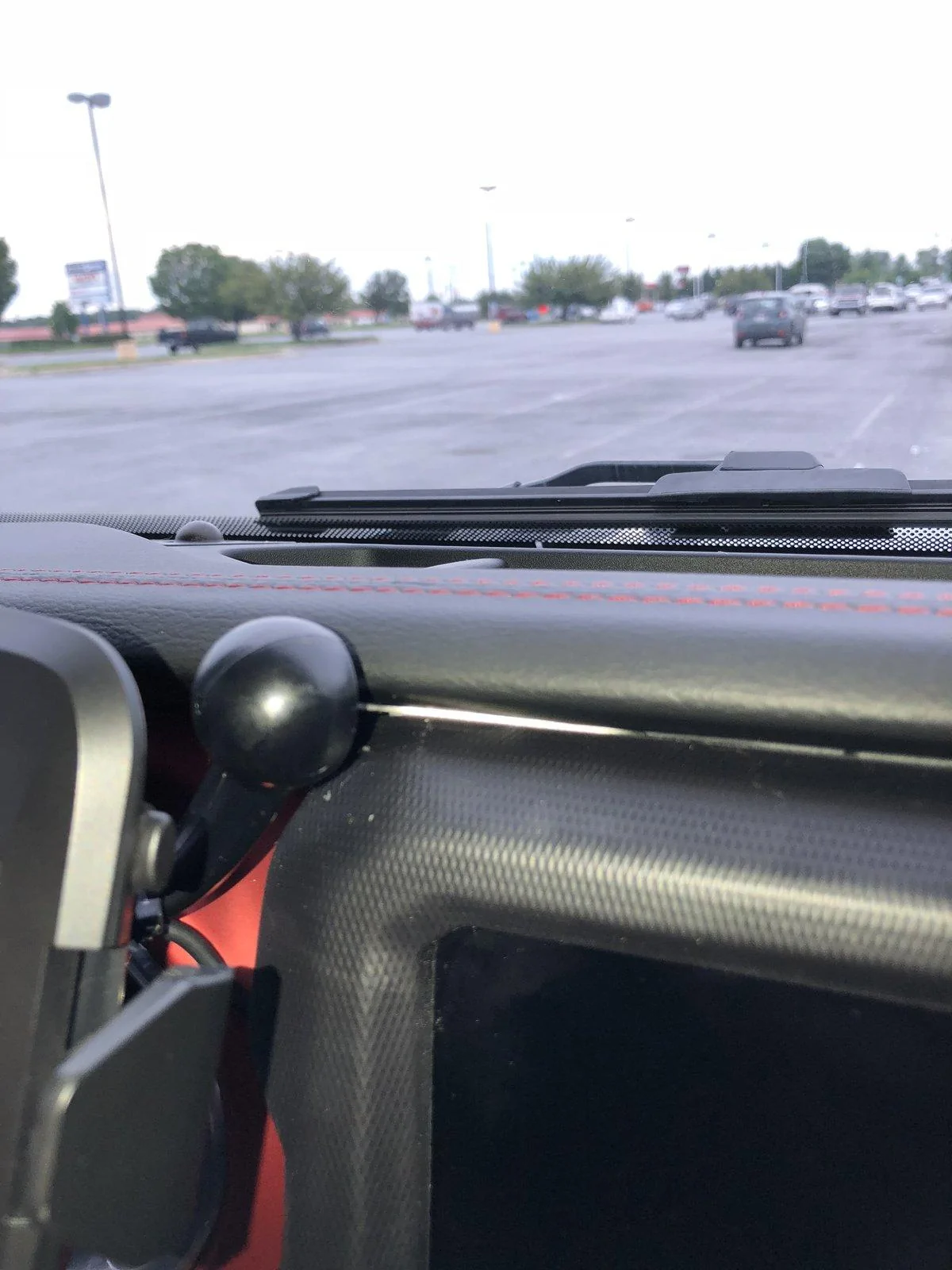 Jeep Wrangler JL Running usb behind dash, above screen A89D146A-A3E7-4220-B3E2-711E6750E936