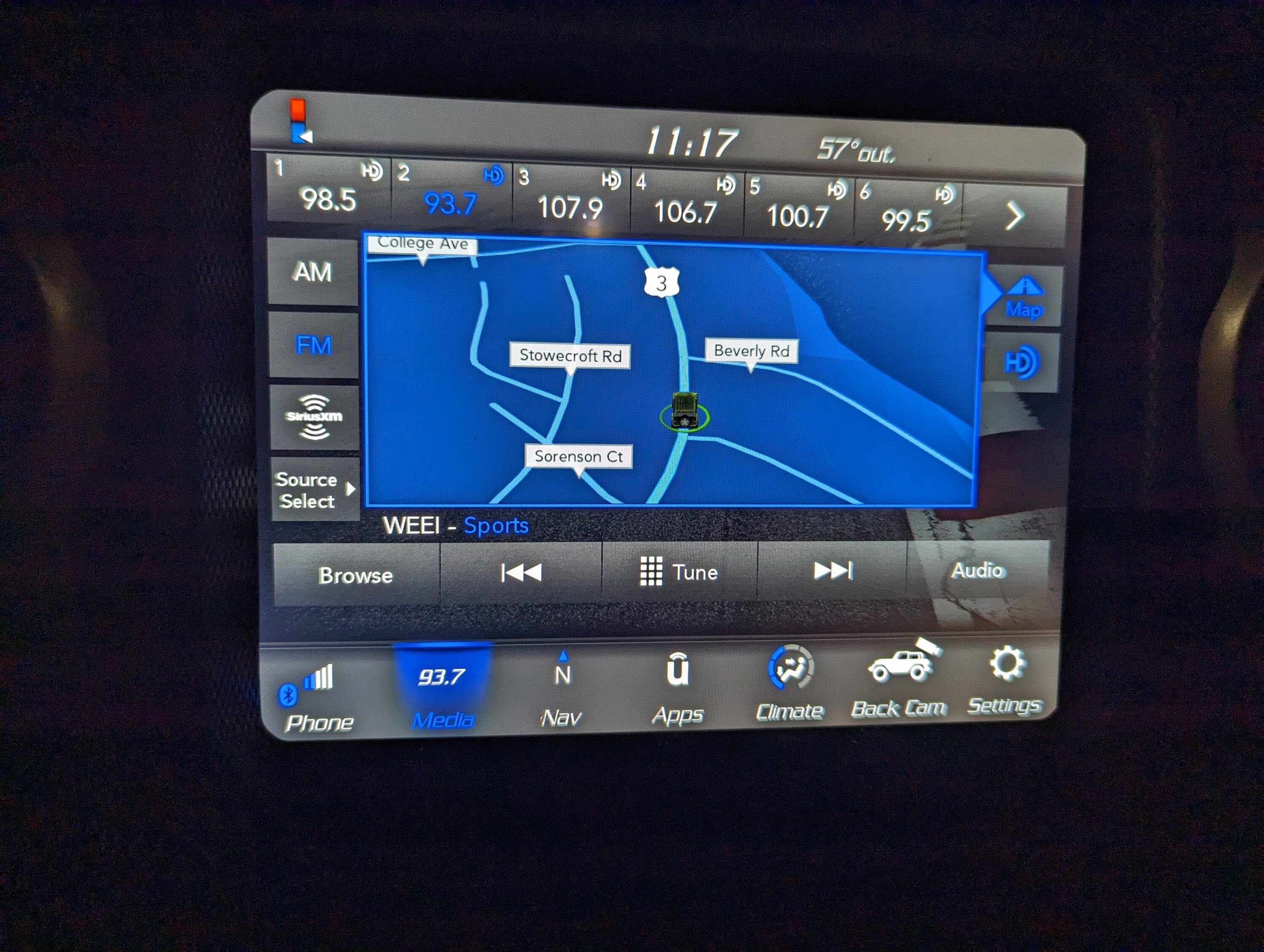 Jeep Wrangler JL 8.4 UConnect w/ Unlock Code, Bezel, Nav & Mobile Antenna - $1,000 PXL_20230609_031807761