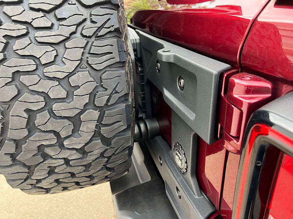 Jeep Wrangler JL Tire Carrier Question IMG_6652
