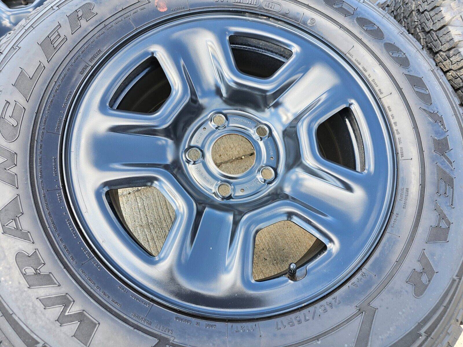Jeep Wrangler JL Factory wheel 17x7.5 - Tire width? steelies