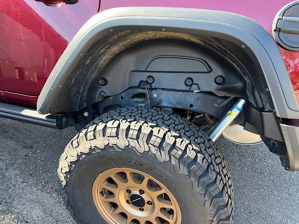 Jeep Wrangler JL Mopar coil spring with Bilstein shocks IMG_6715