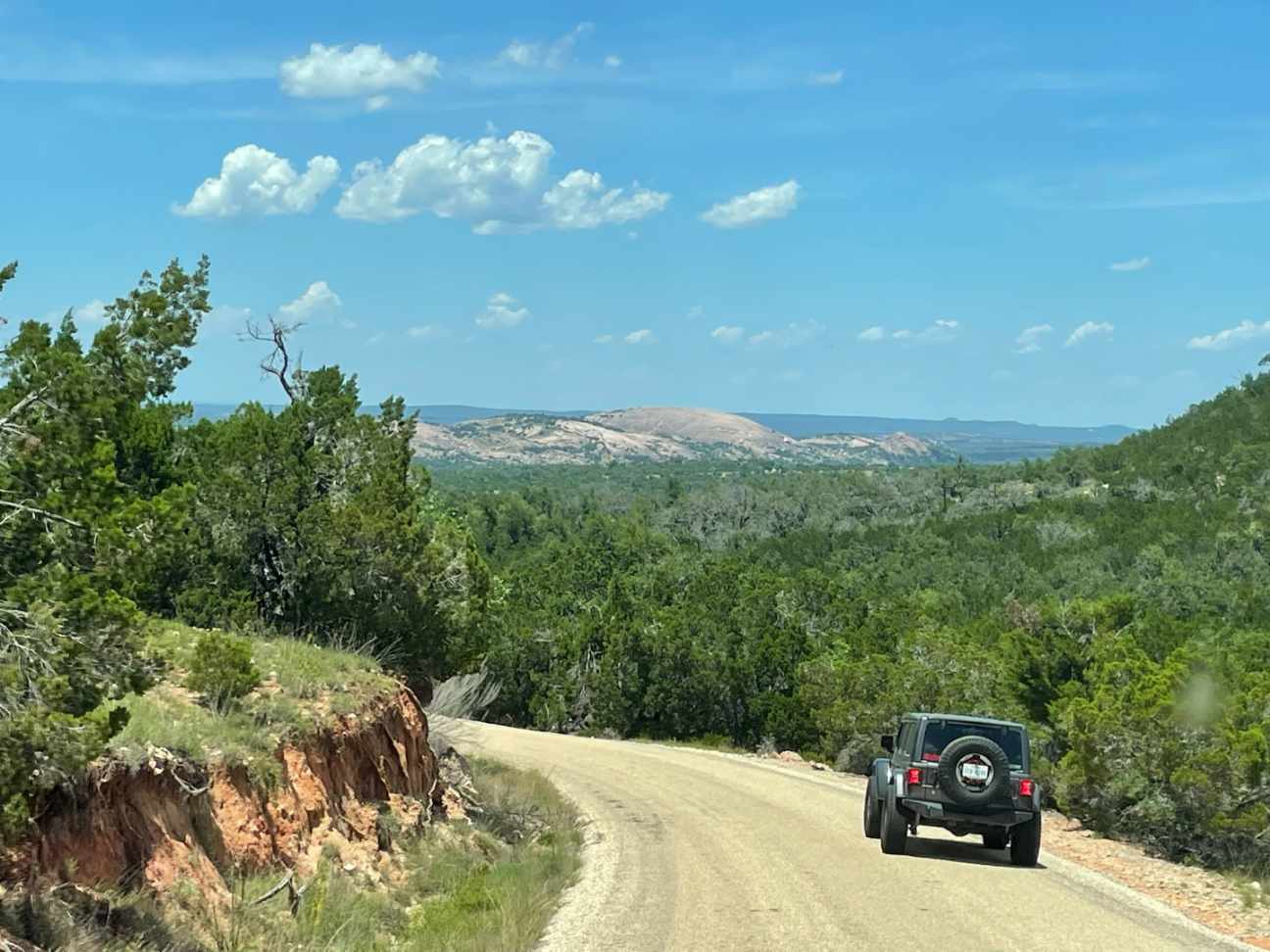 Jeep Wrangler JL Texas Wheeling 05 Janice - Enchanted Mtn 01