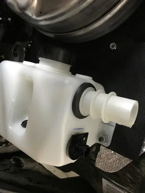 Jeep Wrangler JL Diesel Windshield Washer Reservoir Relocation IMG_6102