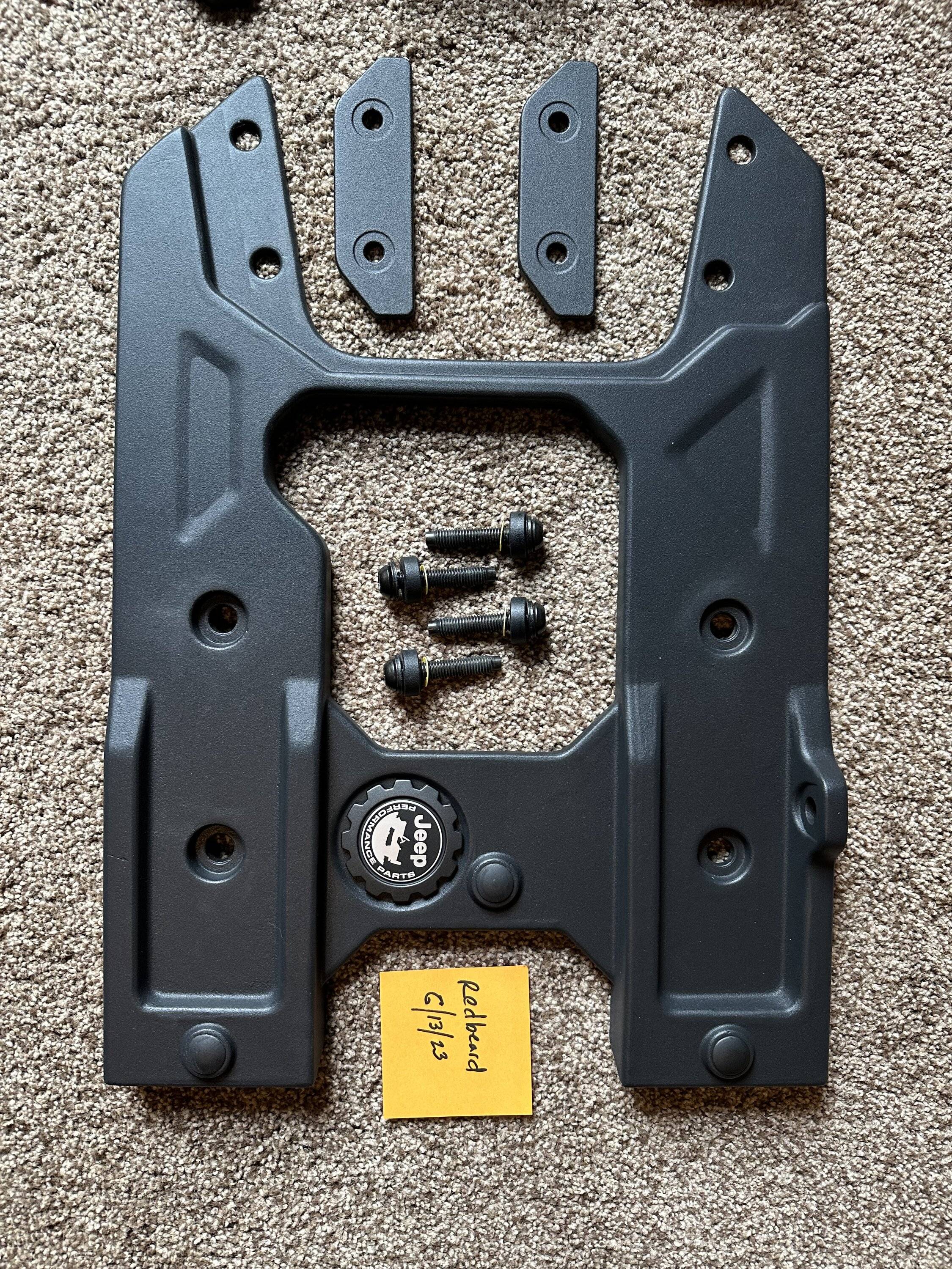 Jeep Wrangler JL Mopar Tailgate Reinforcement w/Mopar Oversized Tire Kit IMG_9212