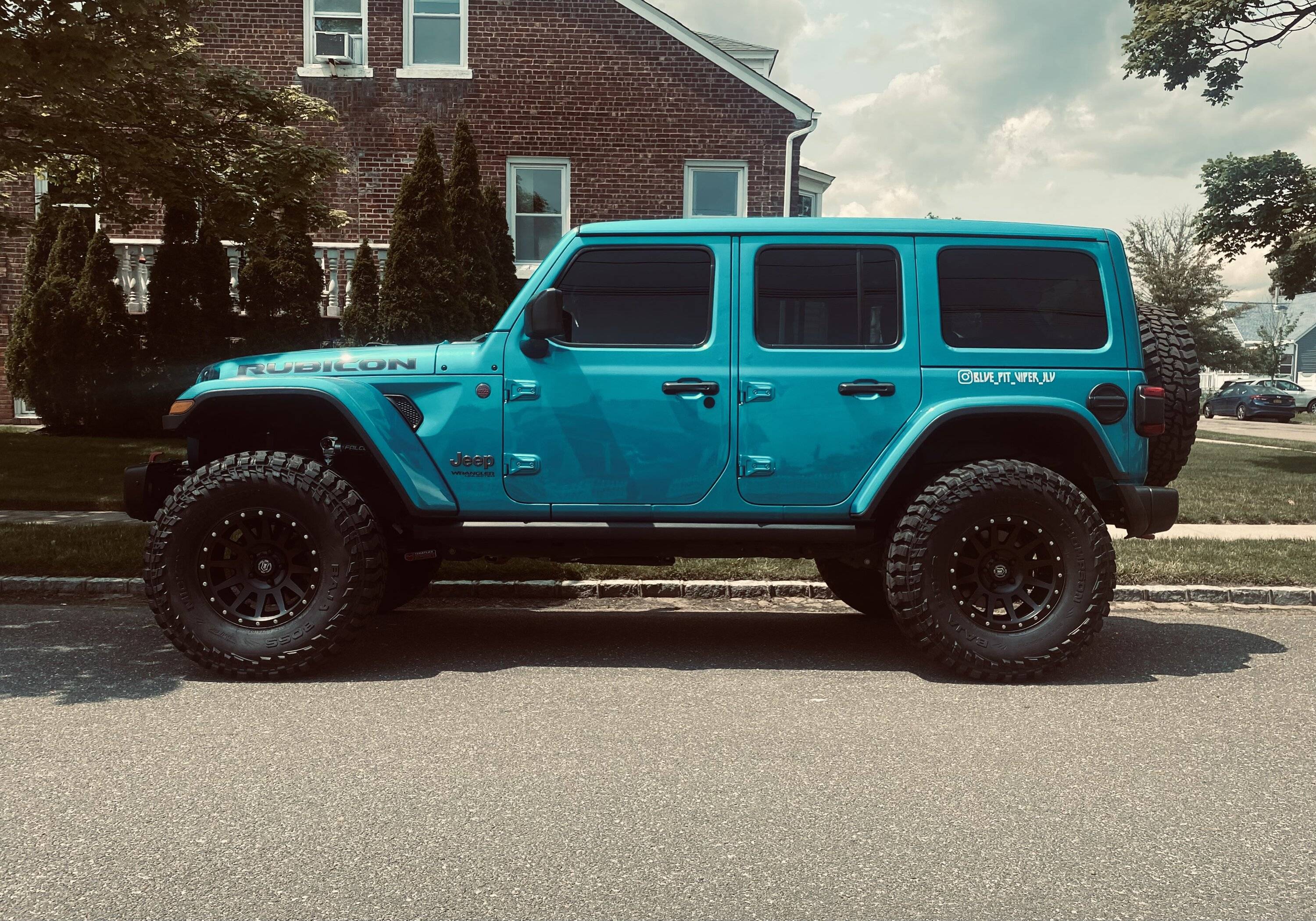 Jeep Wrangler JL Wheel Recommendation for Bikini Pearl JLU (please help) 5039D5B3-36AB-44AF-9BD1-C2FD058980A4