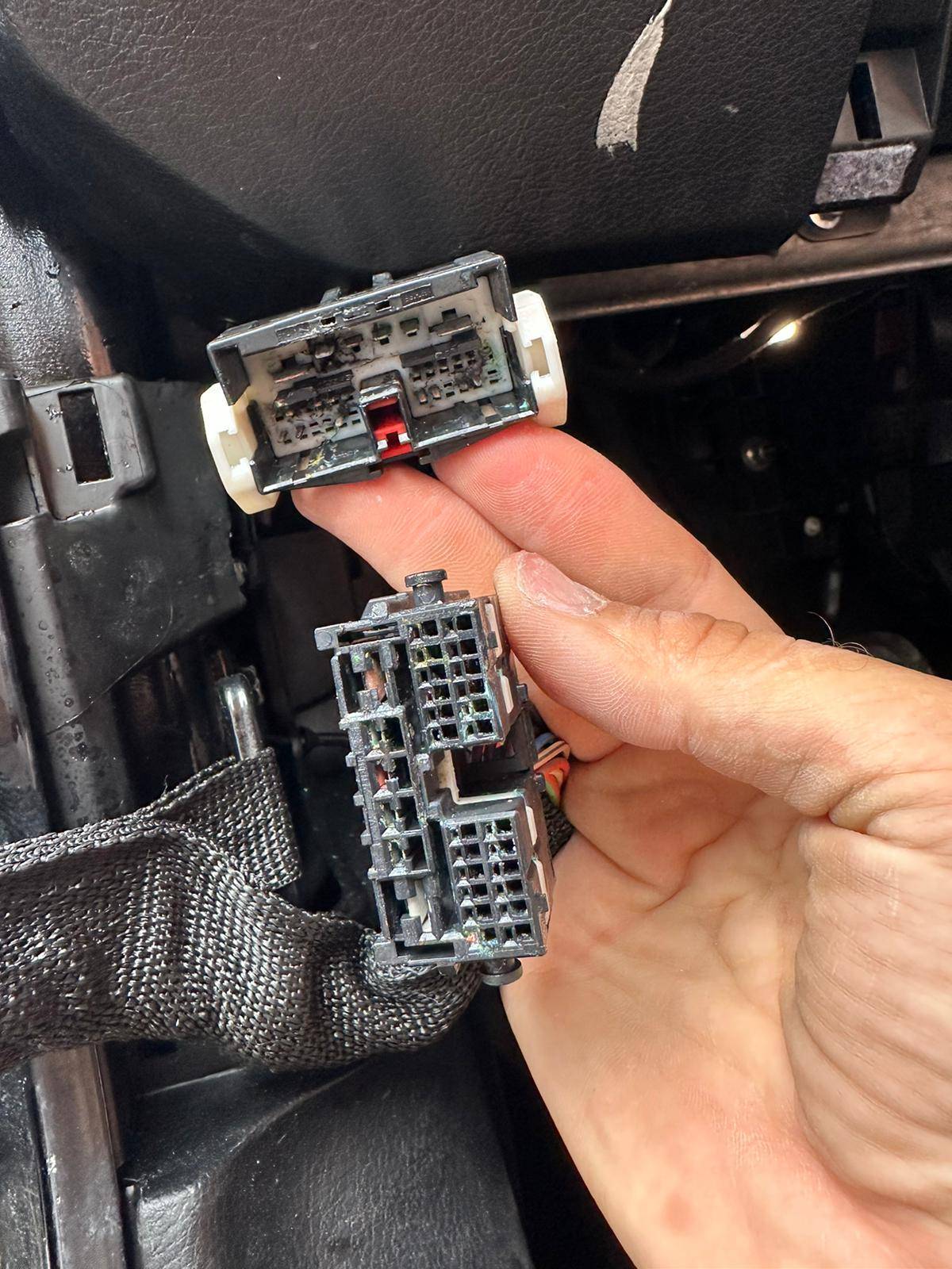 Jeep Wrangler JL Electronic issues after flooding. PHOTO-2023-06-14-17-23-08