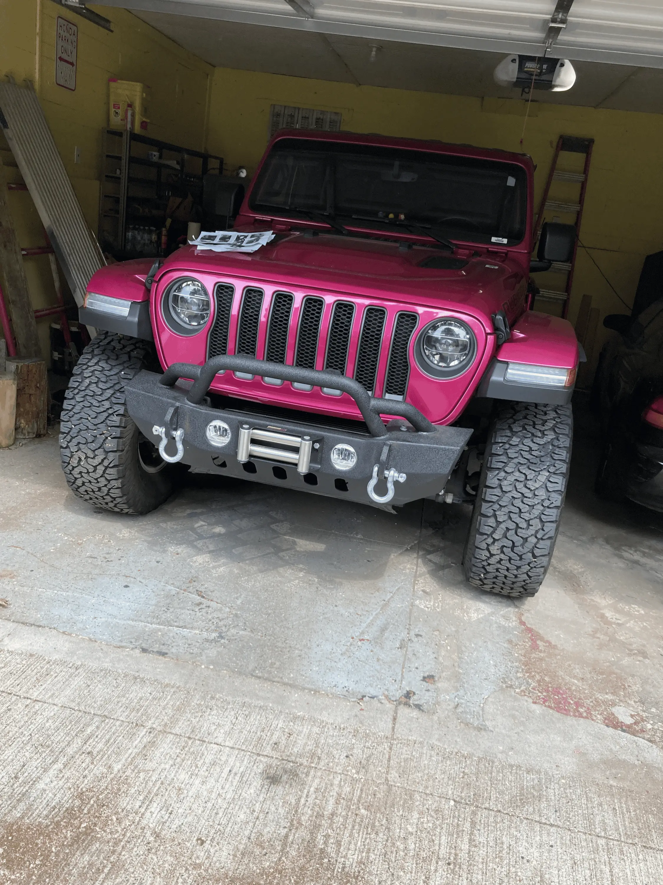 Jeep Wrangler JL Small accident 1687055769228