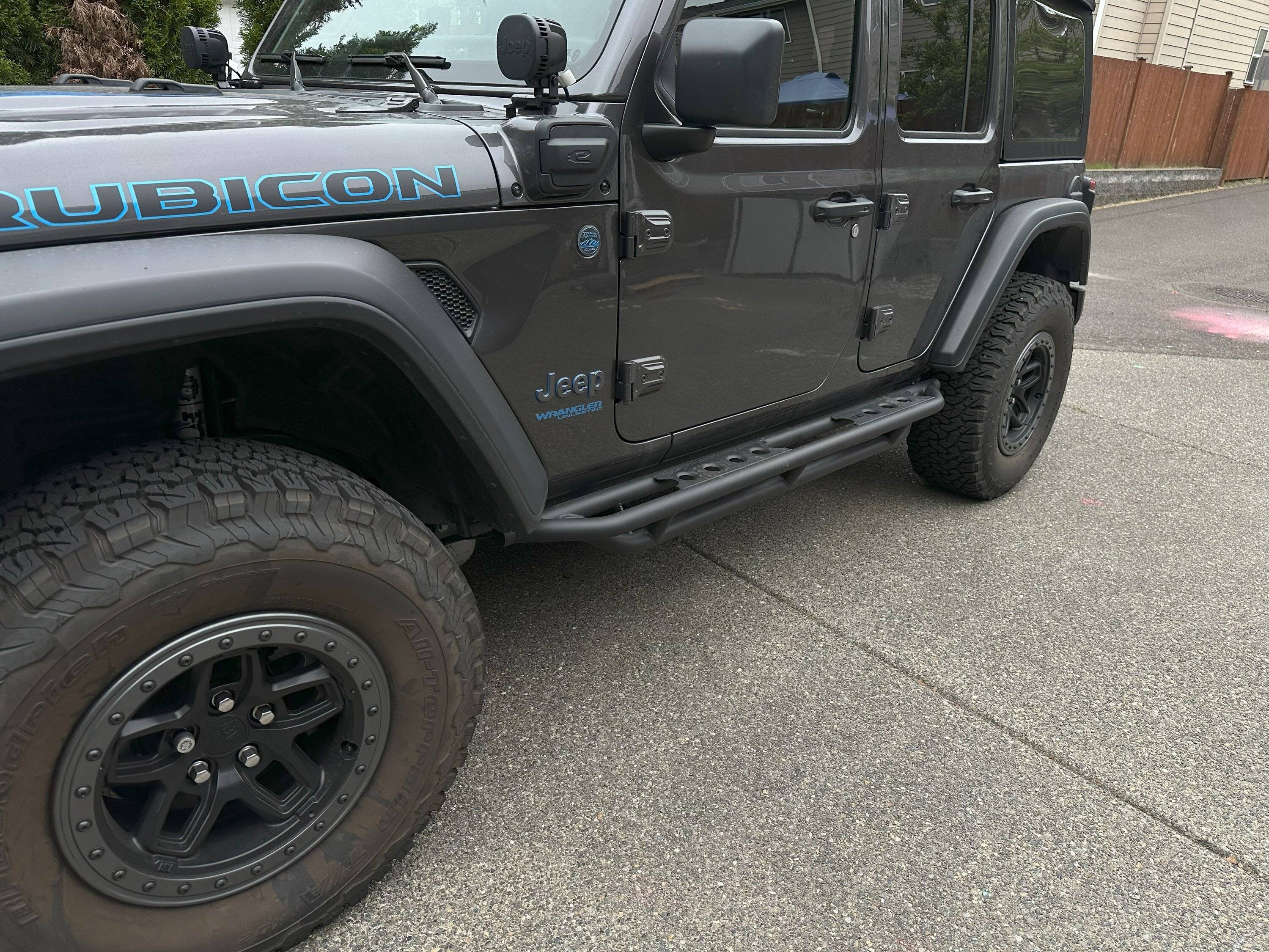 Jeep Wrangler JL Smittybilt SRC side armor with steps - 79634 20230528_193658469_iOS