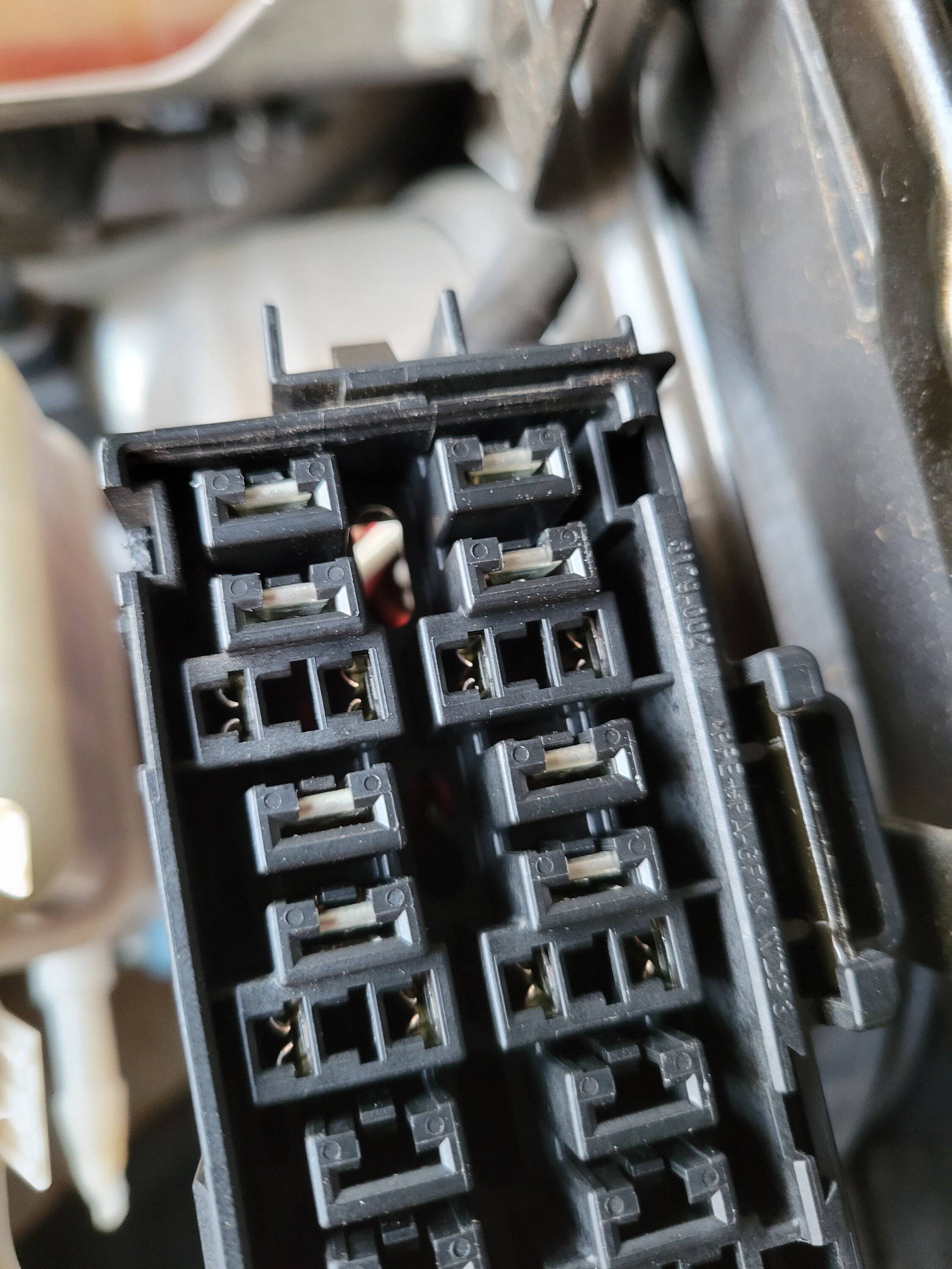 Jeep Wrangler JL Aux Switch Wire Size (aftermarket Mopar) 20230620_194430
