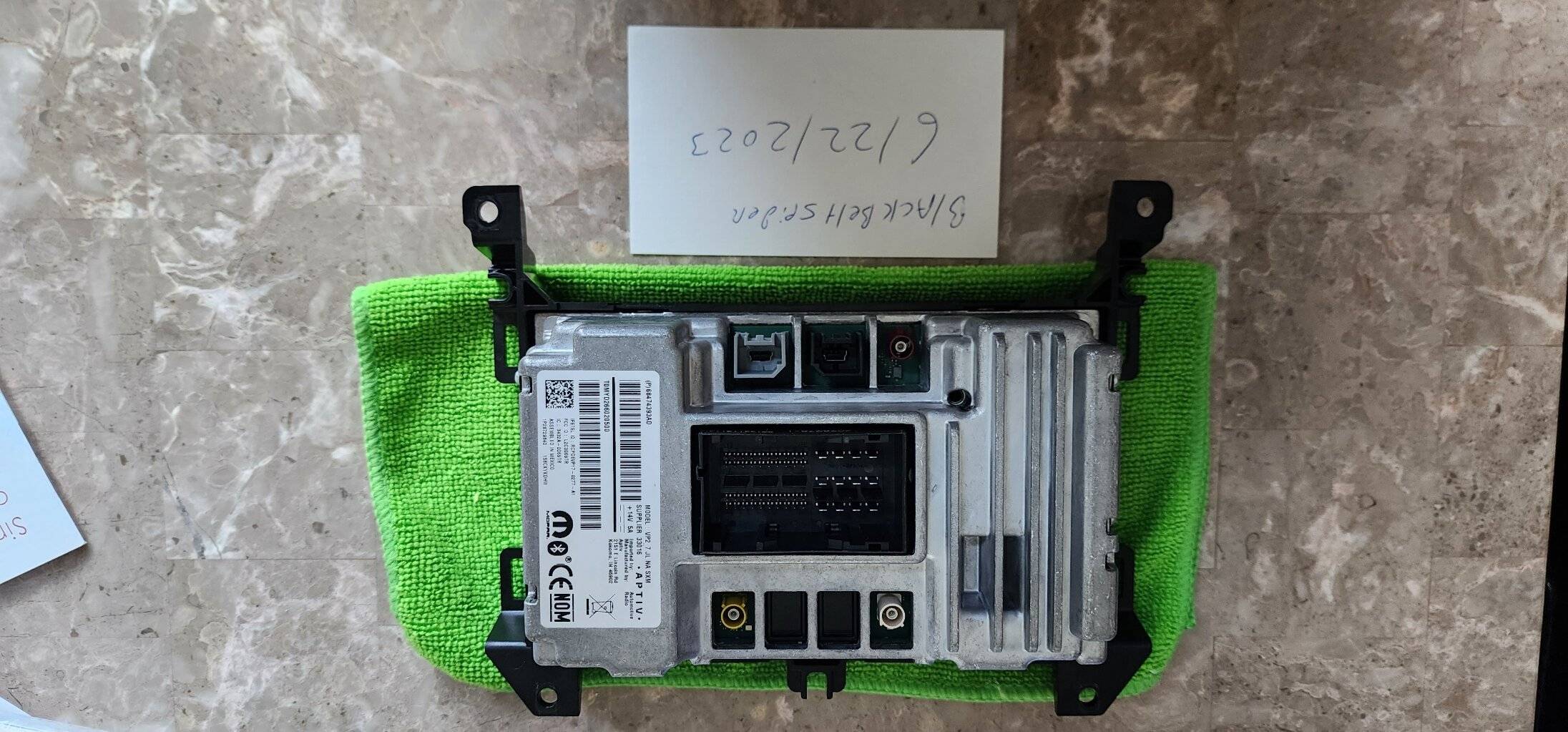 Jeep Wrangler JL 7" Uconnect with Sirius XM, bezel and unlock code 20230622_110931