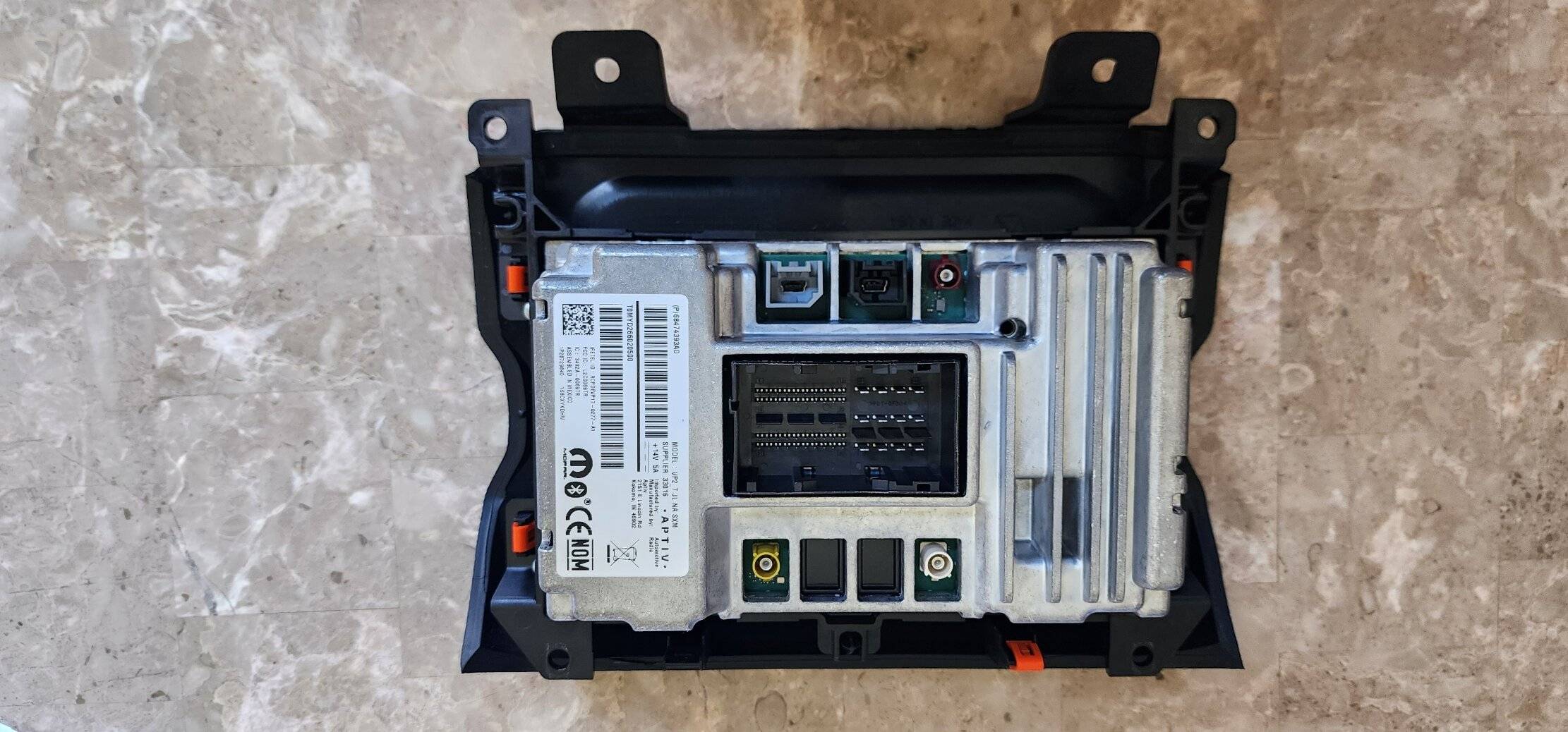 Jeep Wrangler JL 7" Uconnect with Sirius XM, bezel and unlock code 20230620_112636