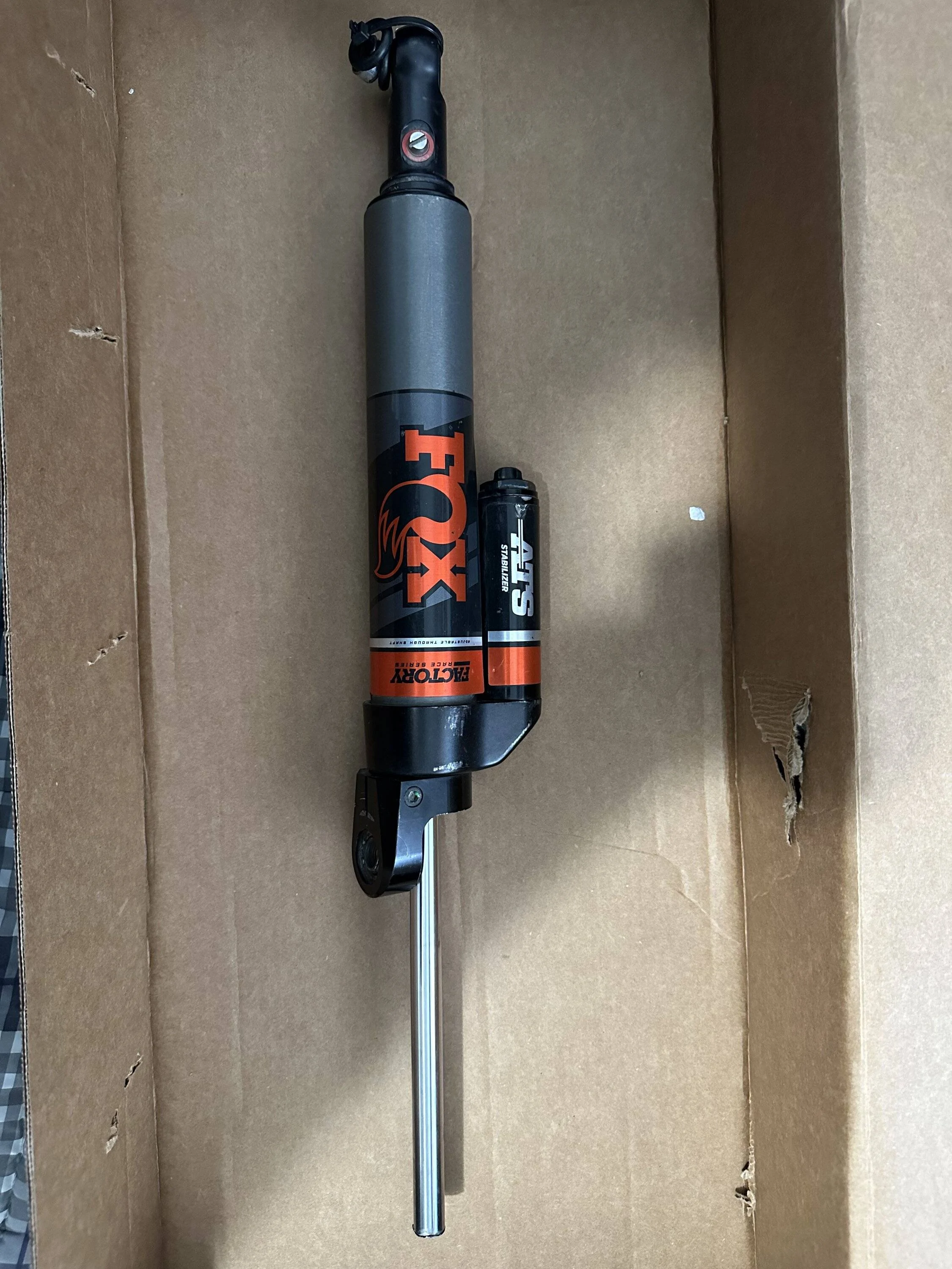Jeep Wrangler JL Fox 2.0 ATS Steering Stabilizer IMG_0224
