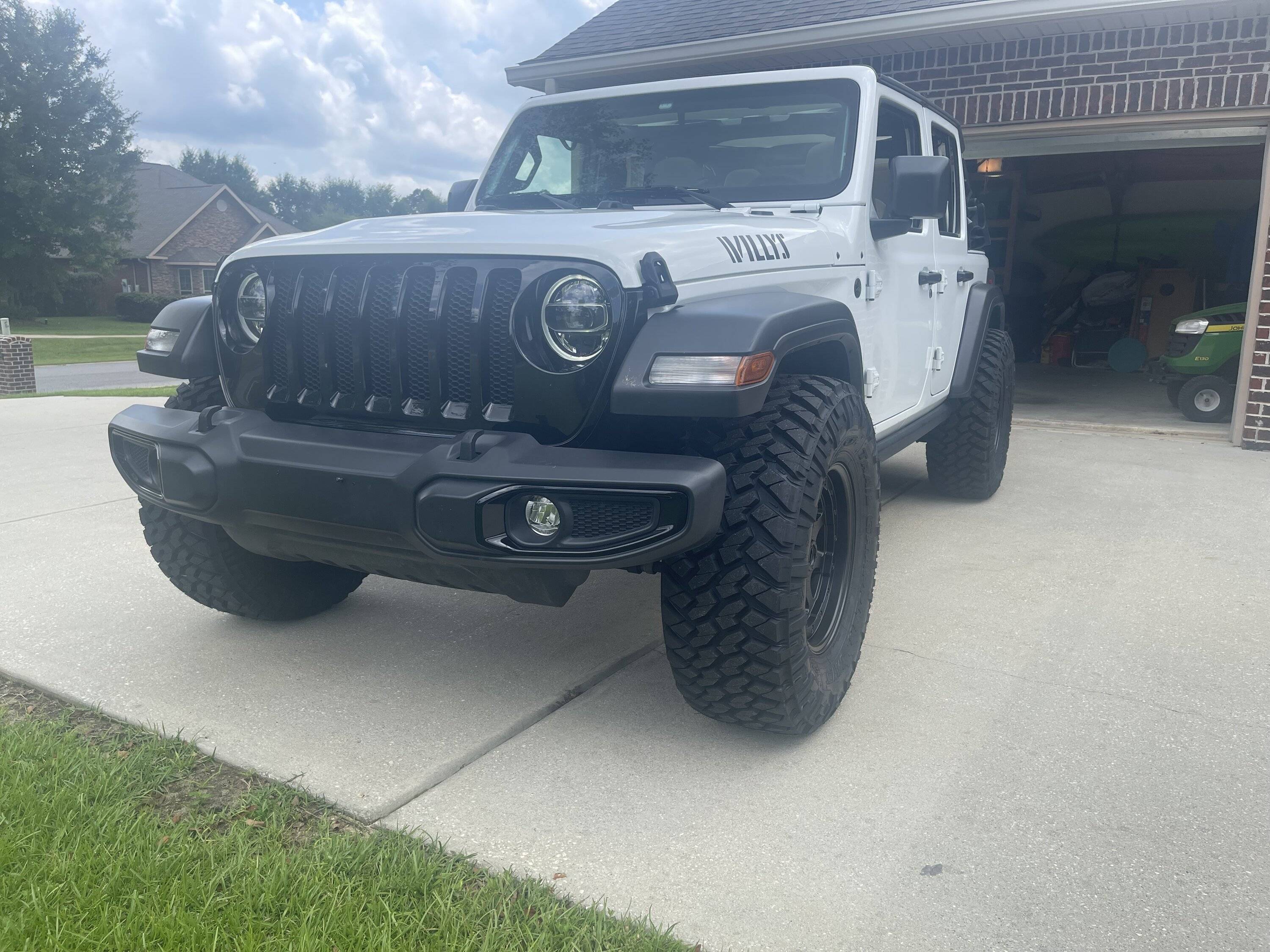 2022 JLU Willys with 315/70r17 on Stock Suspension | Jeep Wrangler