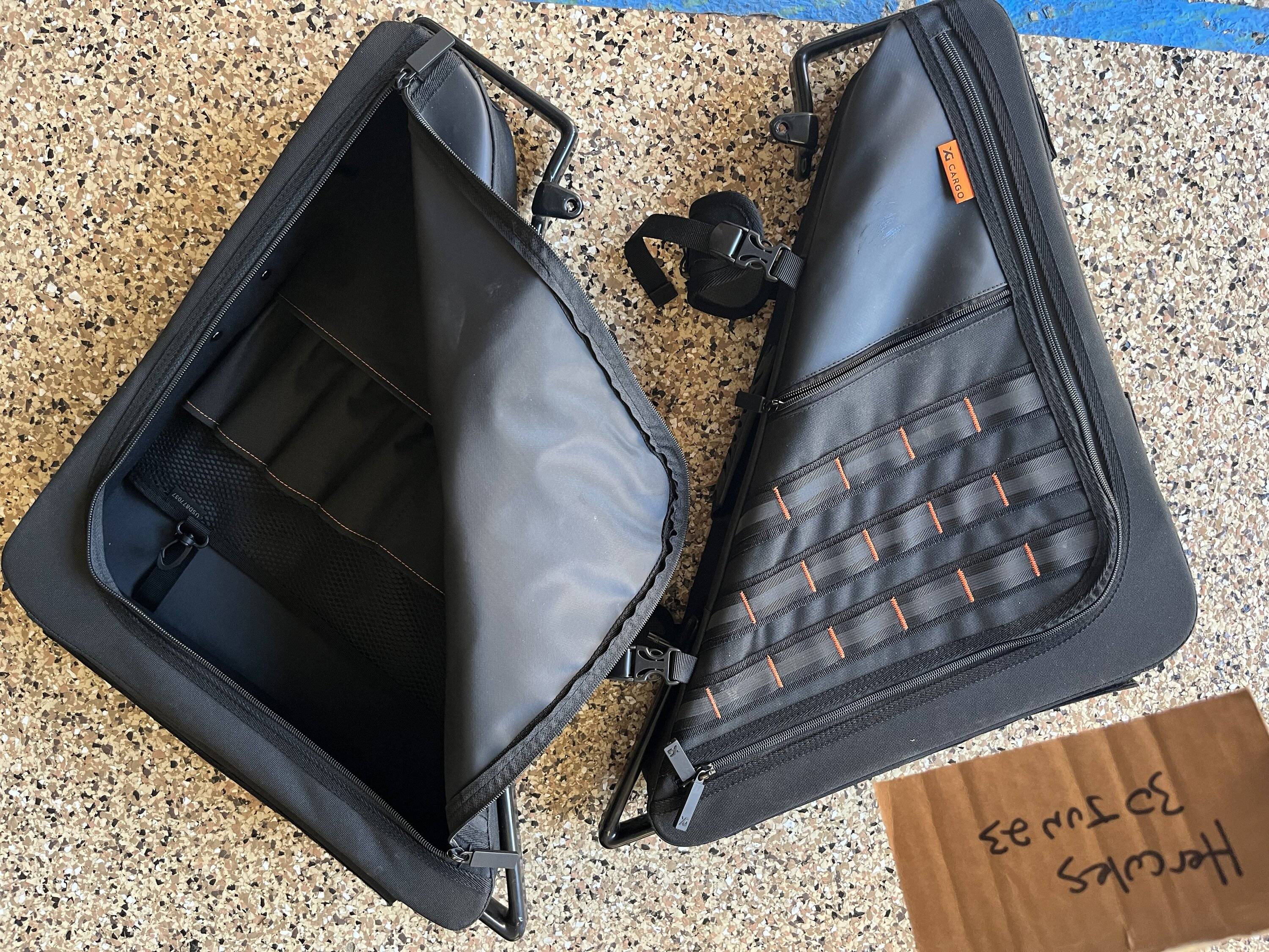 Jeep Wrangler JL XG cargo bag pair IMG_1306