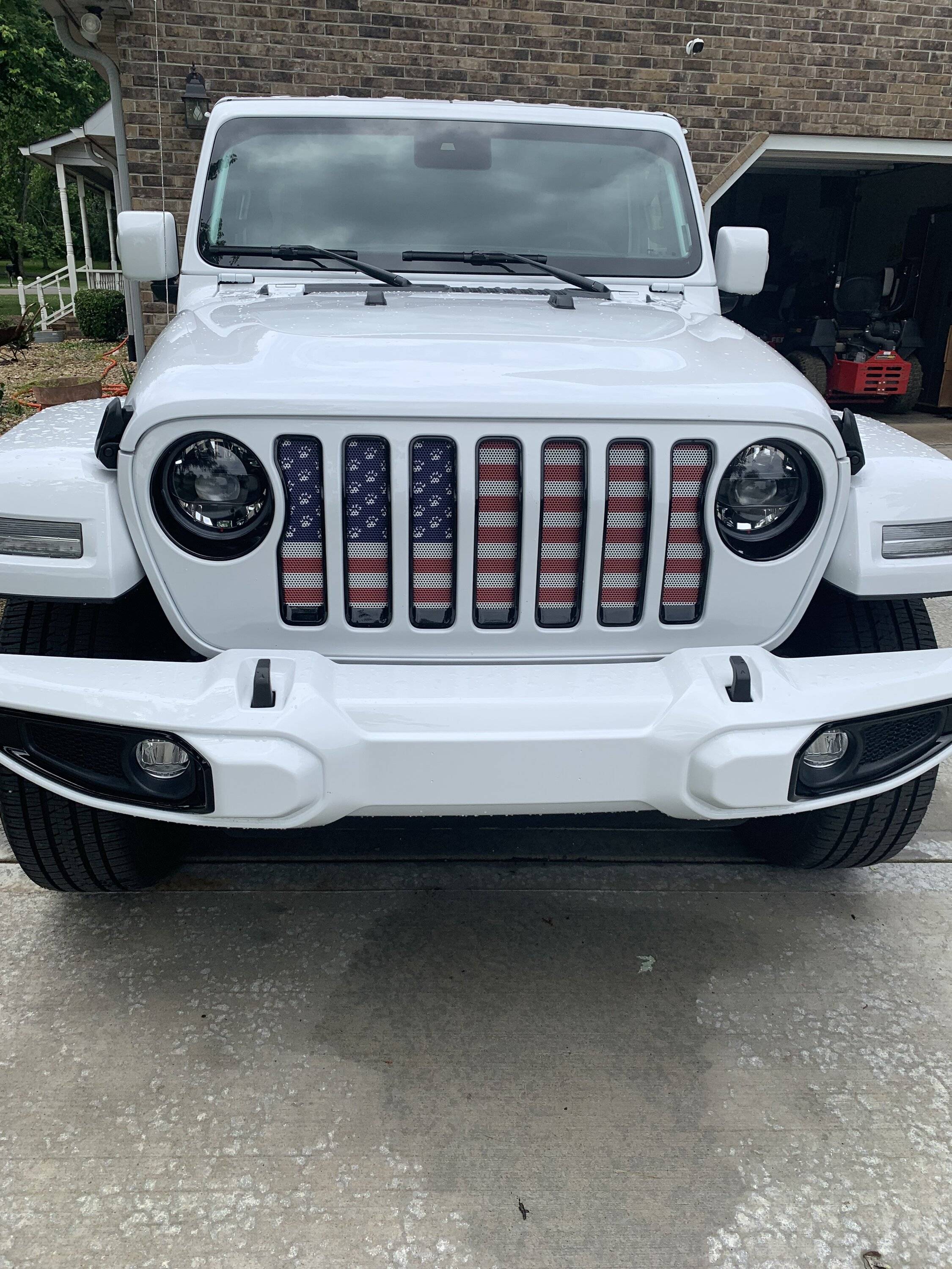 Jeep Wrangler JL American flag decal recommendation? IMG_3506