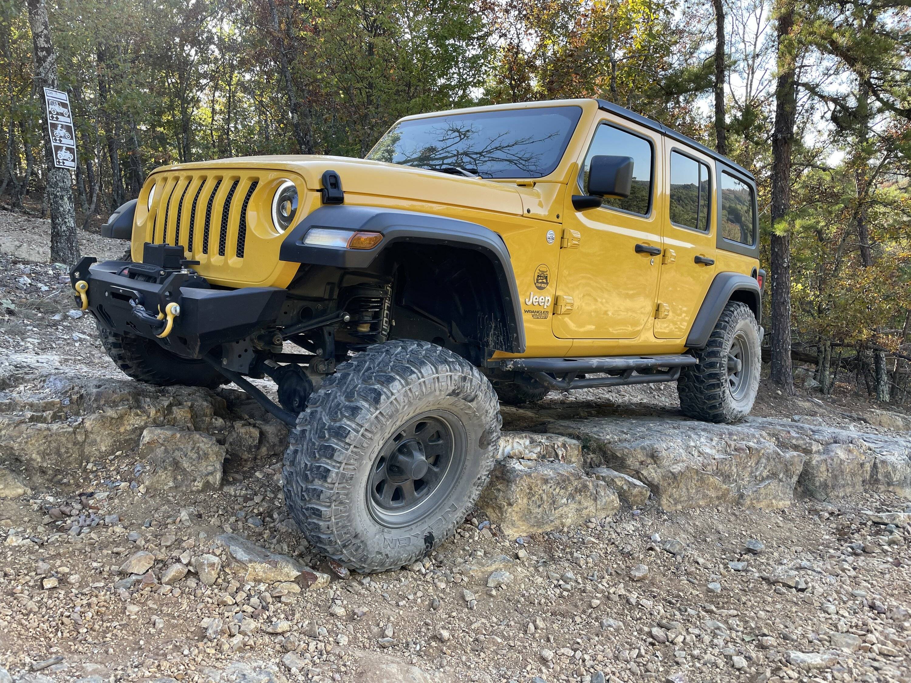 Jeep Wrangler JL Anyone ever order a bare bones Sport? IMG_4001