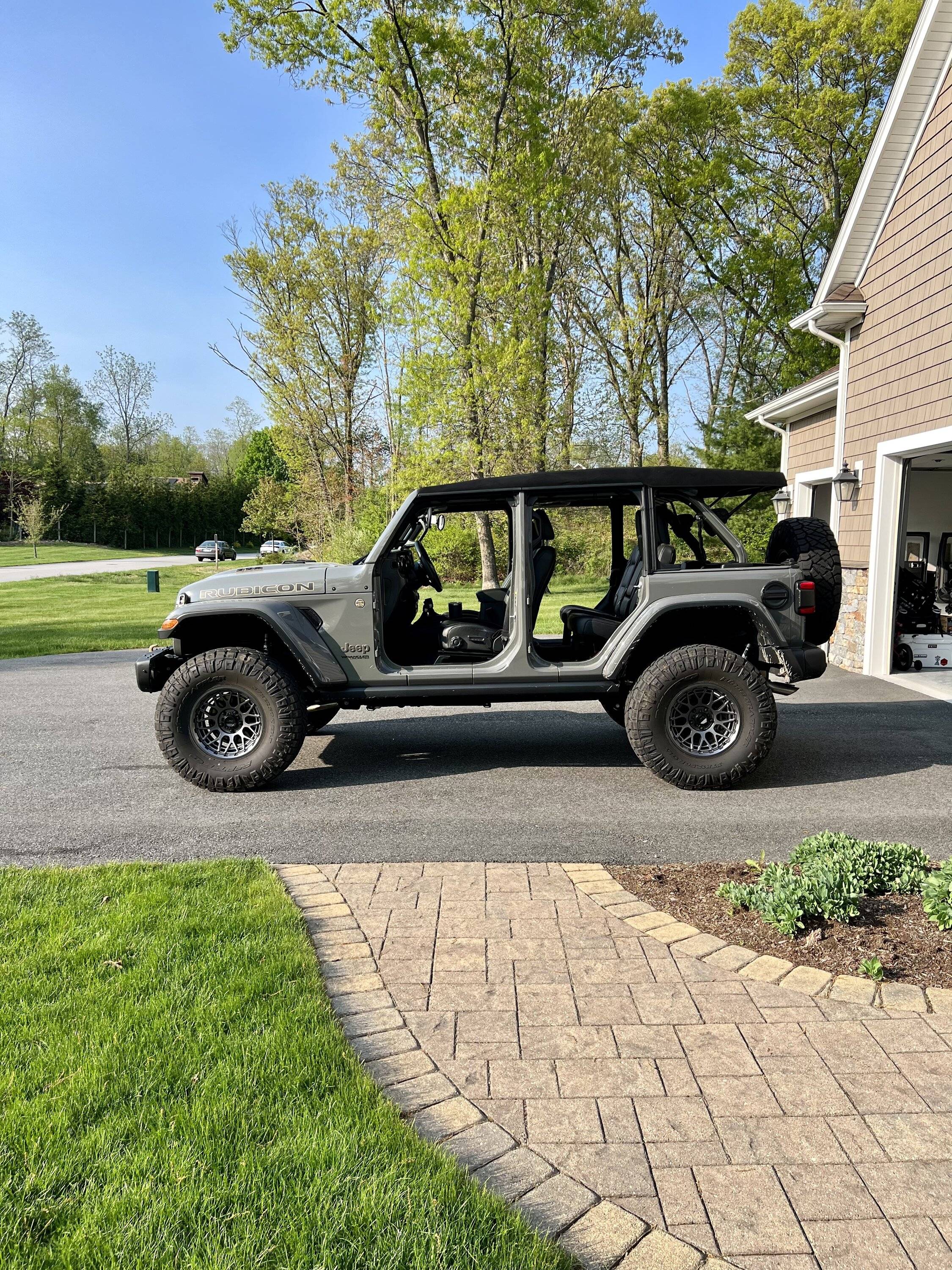Jeep Wrangler JL Soft Top or SOT? 44DD7F76-F1D9-4AAA-8E76-15416E5CA773