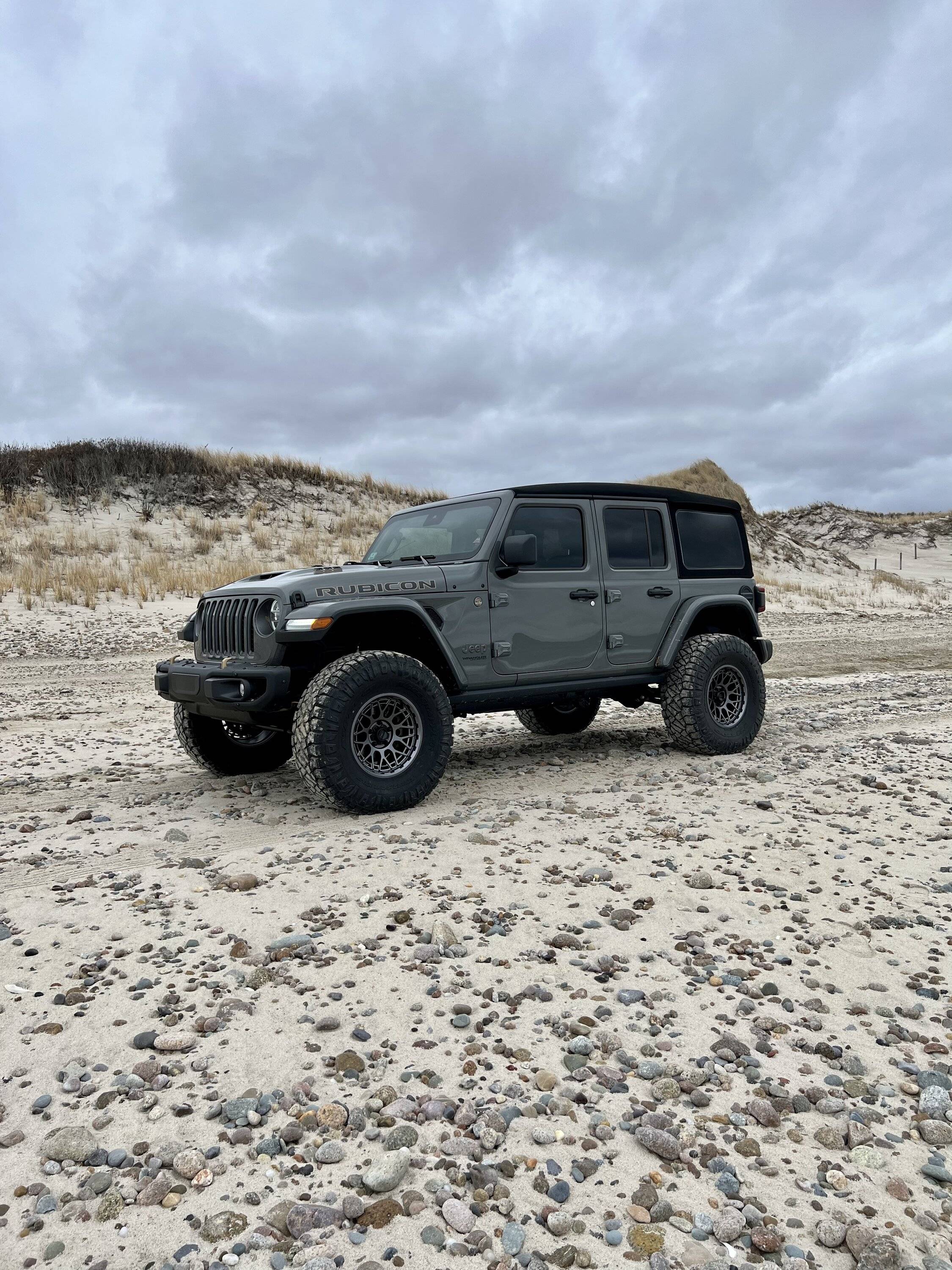 Jeep Wrangler JL Soft Top or SOT? A5EF20CB-88BE-4B09-BE01-8664648A3B4C