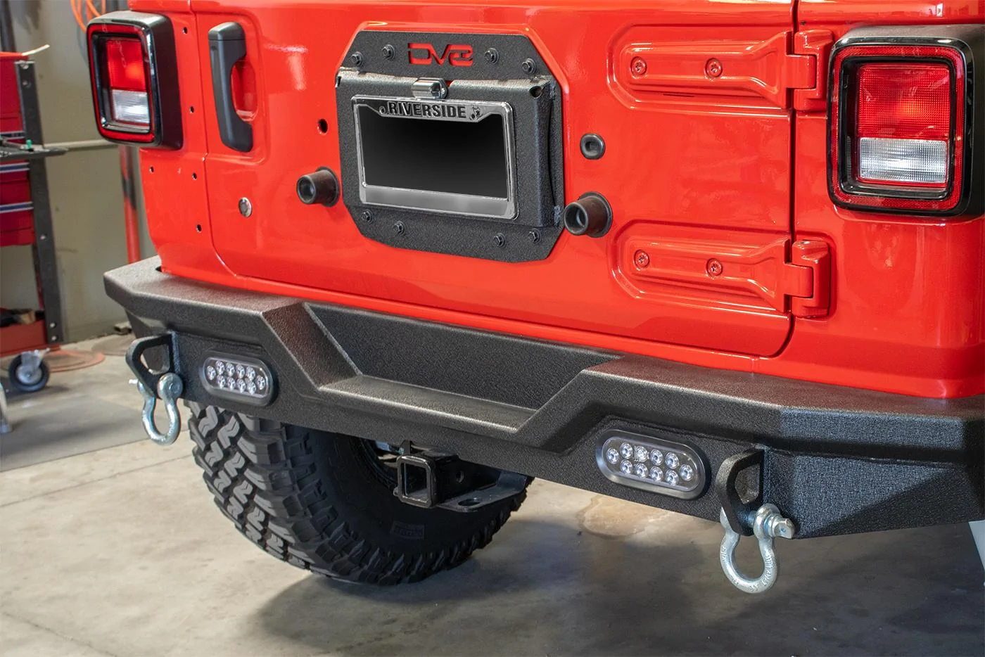 Jeep Wrangler JL DV8 Offroad JL Tramp Stamp JLTS-01_tire_carrier_delete2[1]