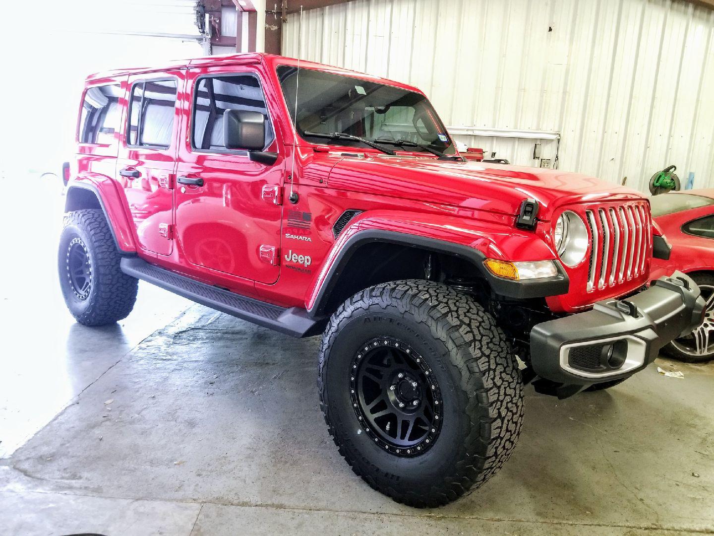 Jeep Wrangler JL Tankcustoms Transformation CAEC2472-7103-484A-ABD8-34CA4FA5A3A5