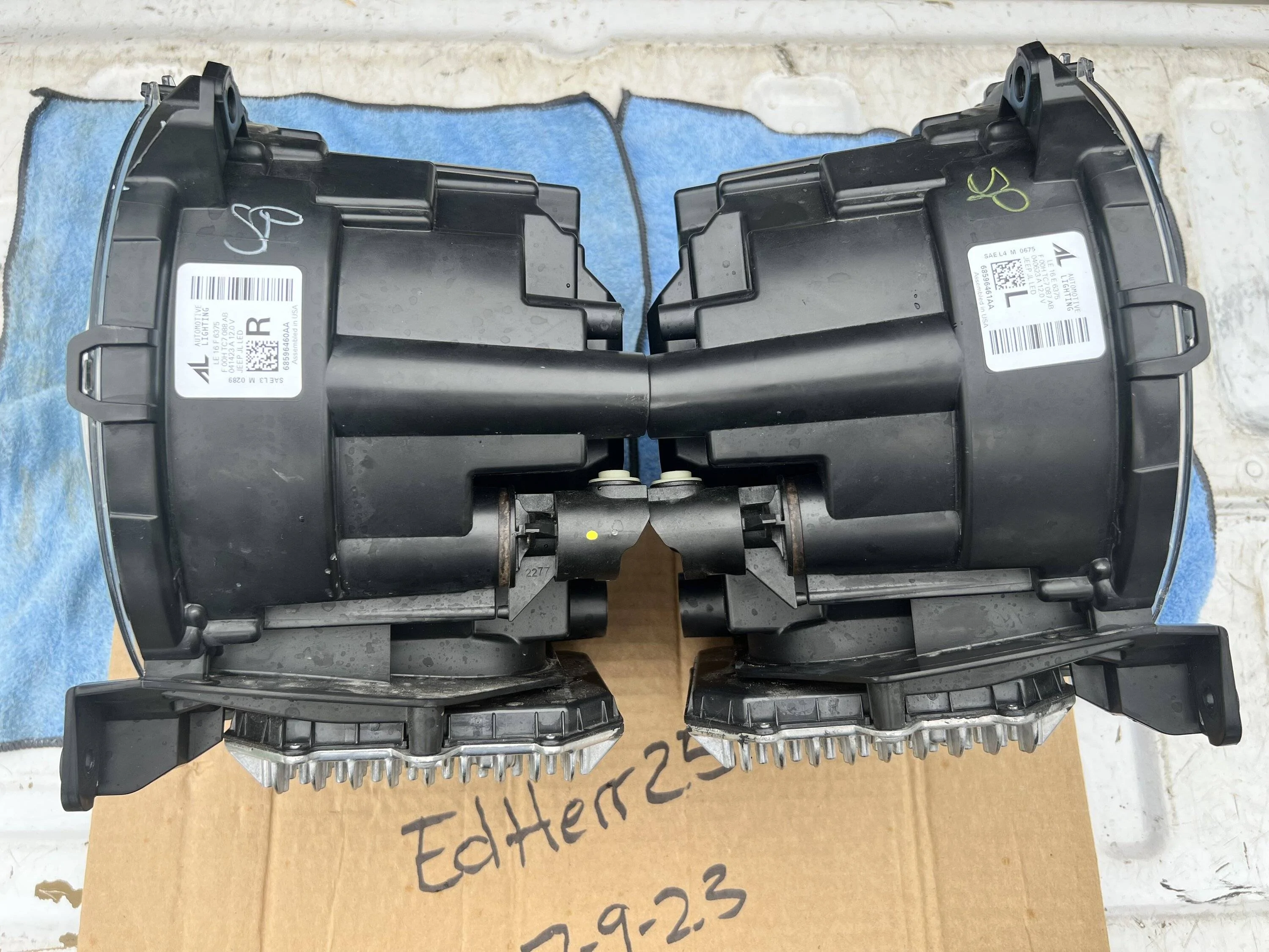 Jeep Wrangler JL OEM LED HEADLIGHTS 3C9A08BC-D40F-4C24-A292-DFFEB57FB9C8