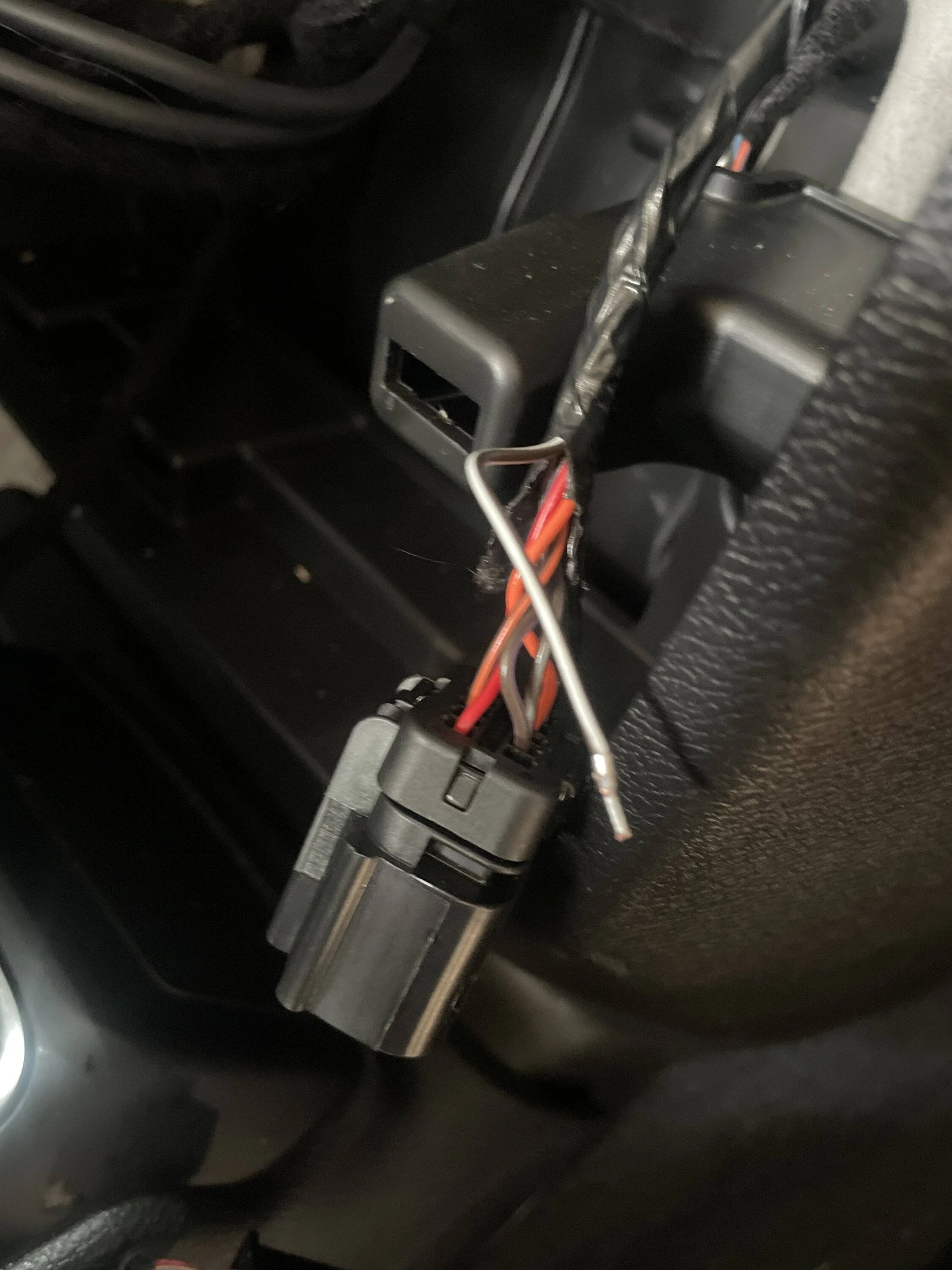 Jeep Wrangler JL Broken Terminal Connector Help imag