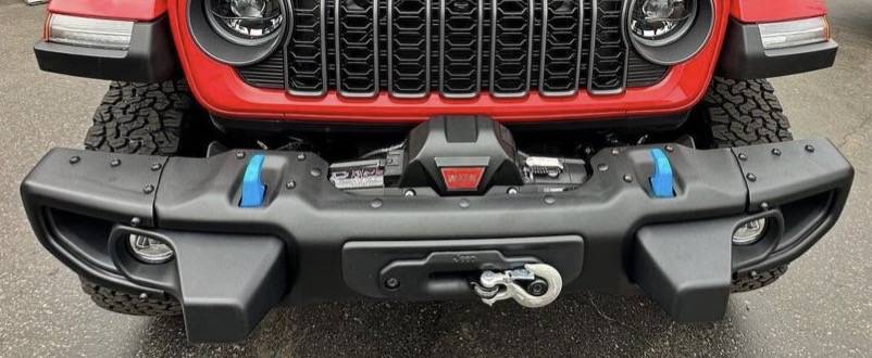Jeep Wrangler JL Check out the rack on this gal 0A62EAD5-B2E9-44AC-A159-AC9EBD1003E3