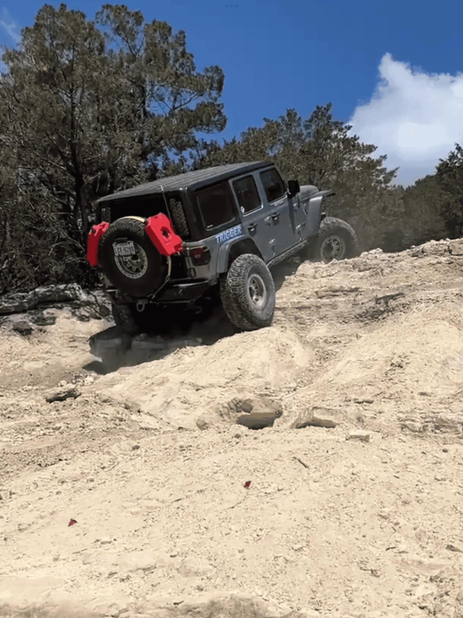 Jeep Wrangler JL Rotopax Ez Rack IMG_3900
