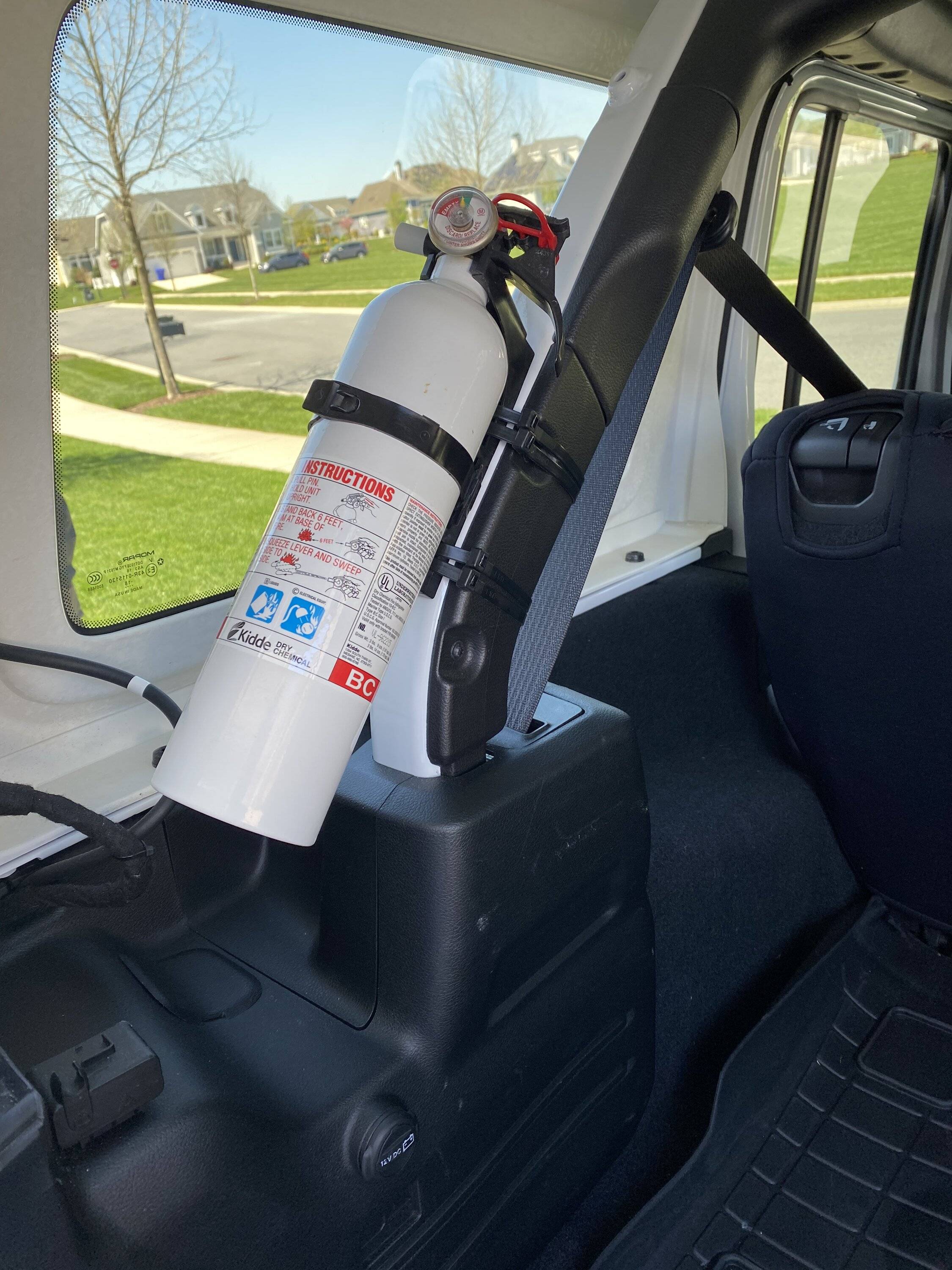 Jeep Wrangler JL Fire Extinguishers IMG_2656