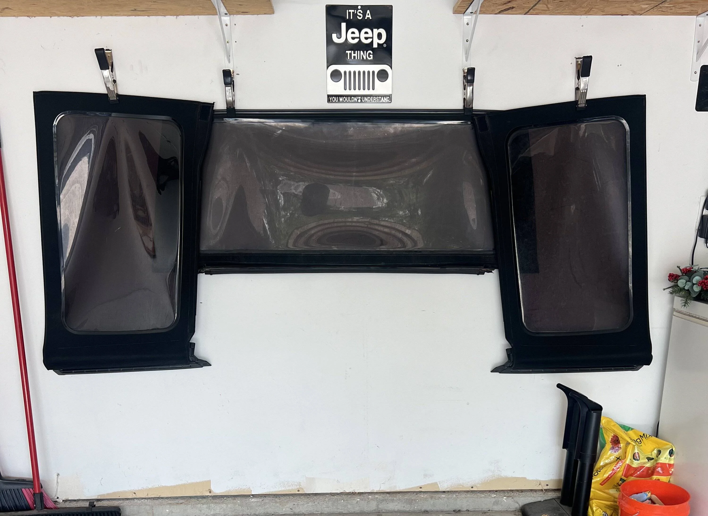 Jeep Wrangler JL Soft top windows with the subwoofer? IMG_2325