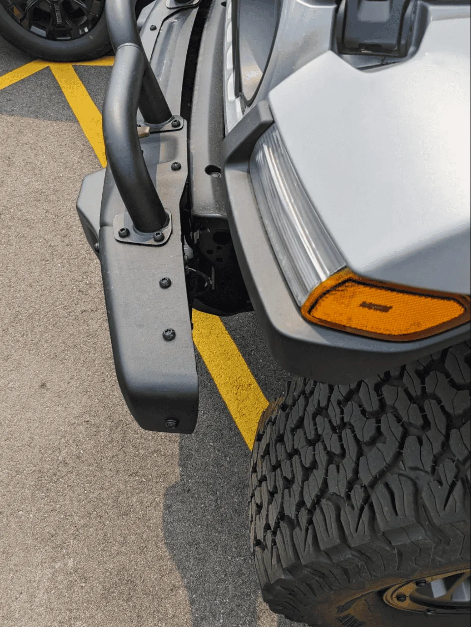 Jeep Wrangler JL New 2024 Wrangler Winch Bumper in person -- closeup photos 2023-07-16 12_23_48-Windo