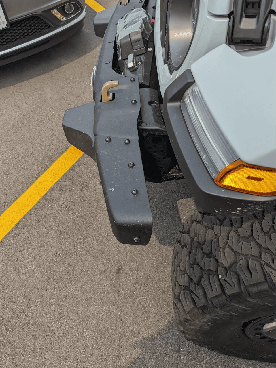 Jeep Wrangler JL New 2024 Wrangler Winch Bumper in person -- closeup photos 2023-07-16 12_45_18-Windo