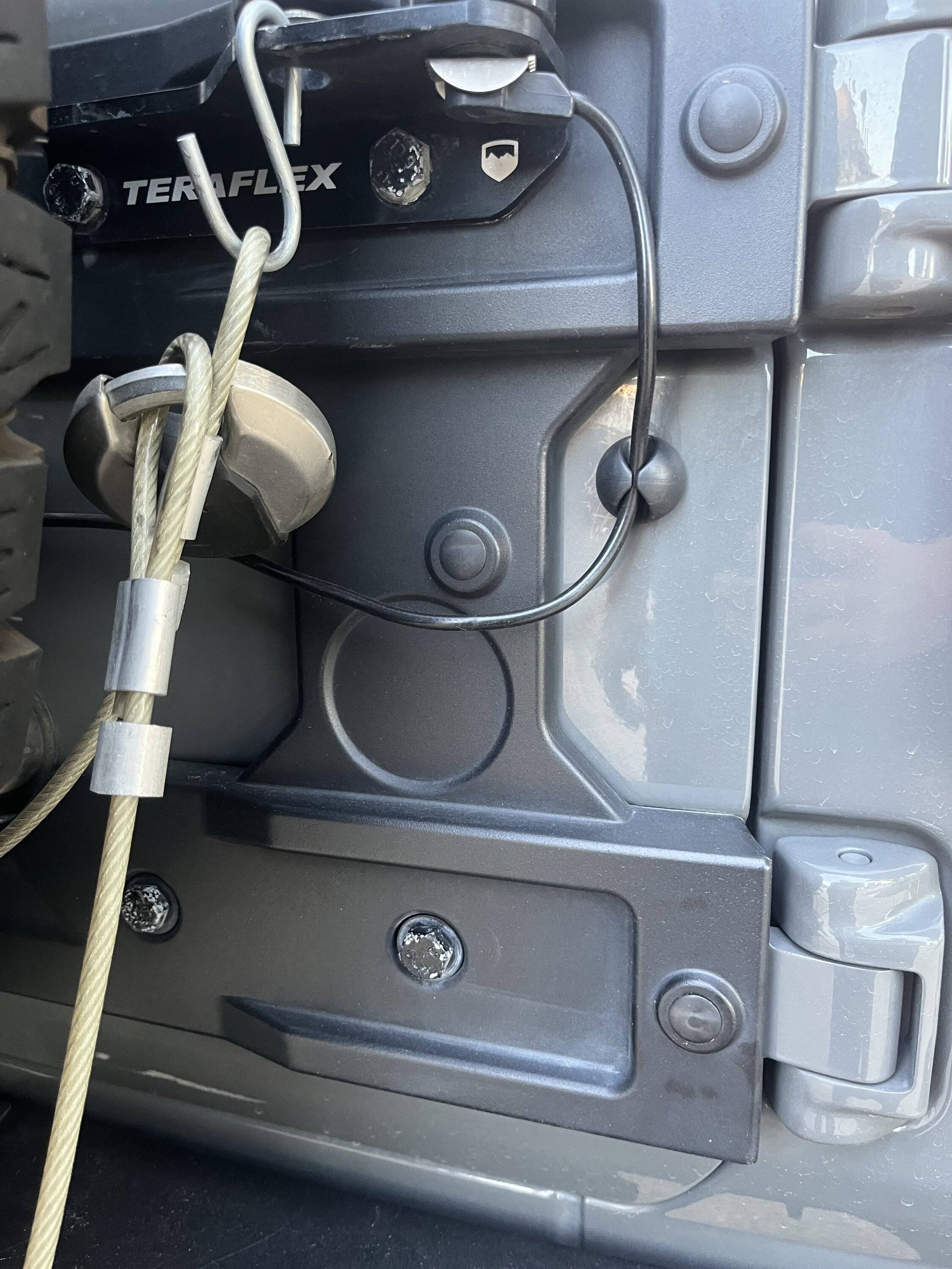 Jeep Wrangler JL Knock Off Tailgate Reinforcement Bolts IMG_1754