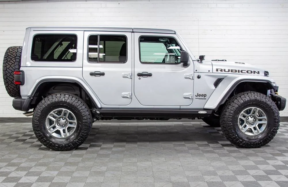 Jeep Wrangler JL Mopar 77072494AB wheels and Zynith Silver Image1
