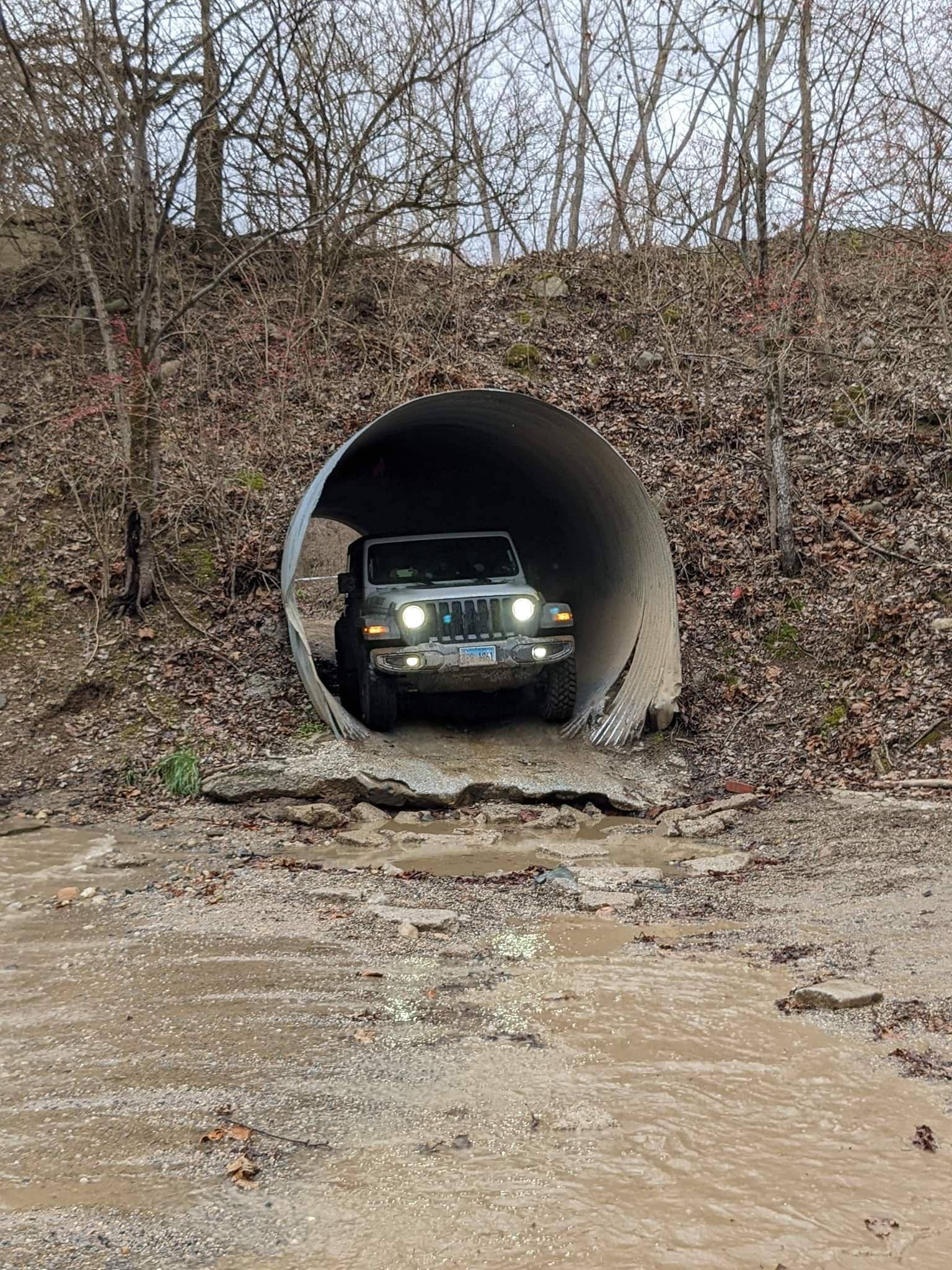 Jeep Wrangler JL Adventures in stock trim? AF4wsbm