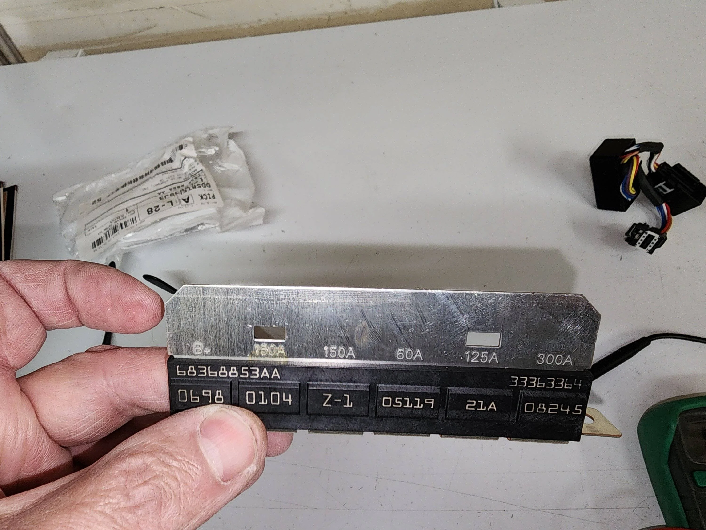 Jeep Wrangler JL Alert -  High Amp Fuse Array related 20230611_124312
