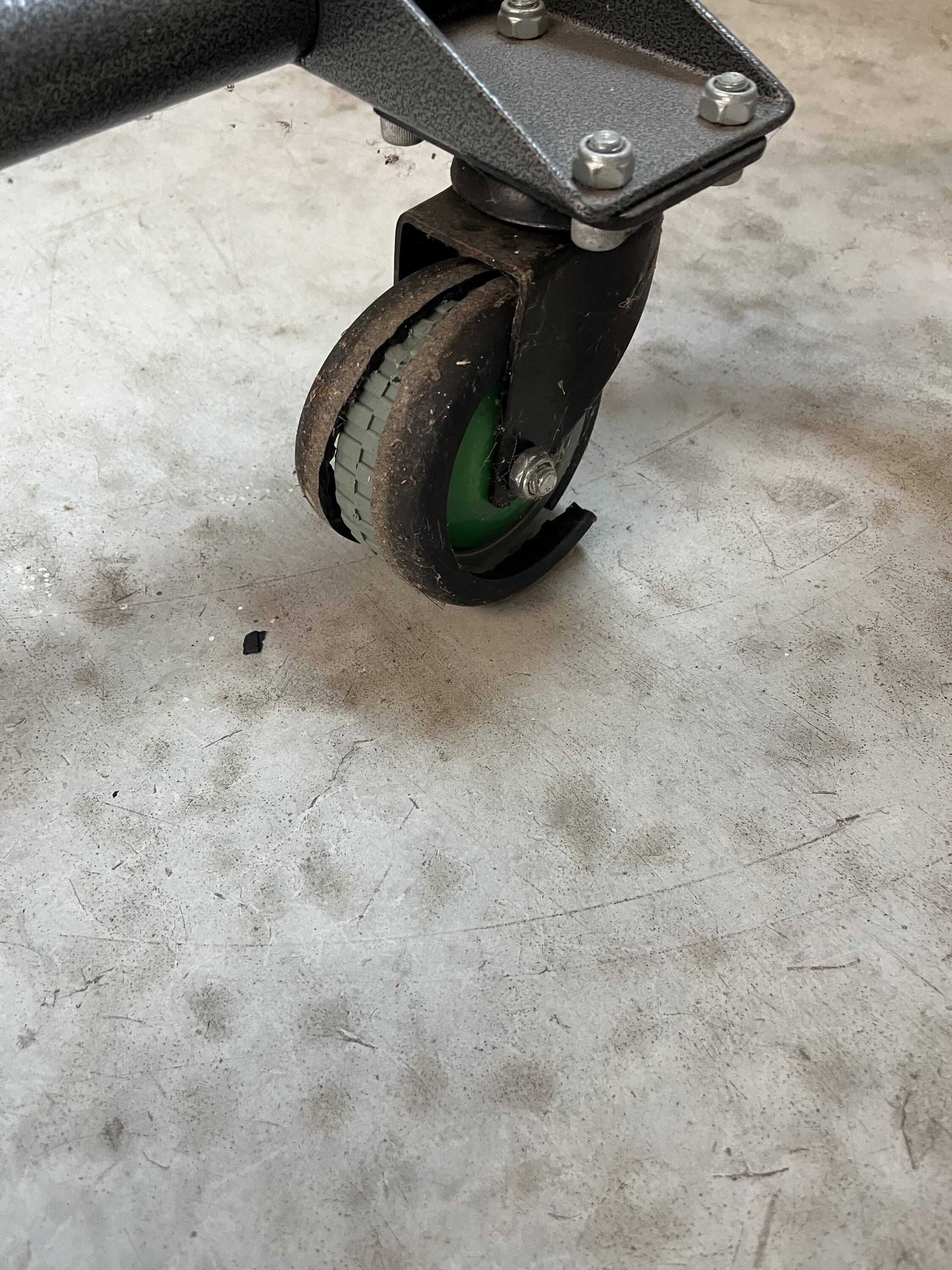 Jeep Wrangler JL Top Lift Pro caster wheels issue IMG_1874