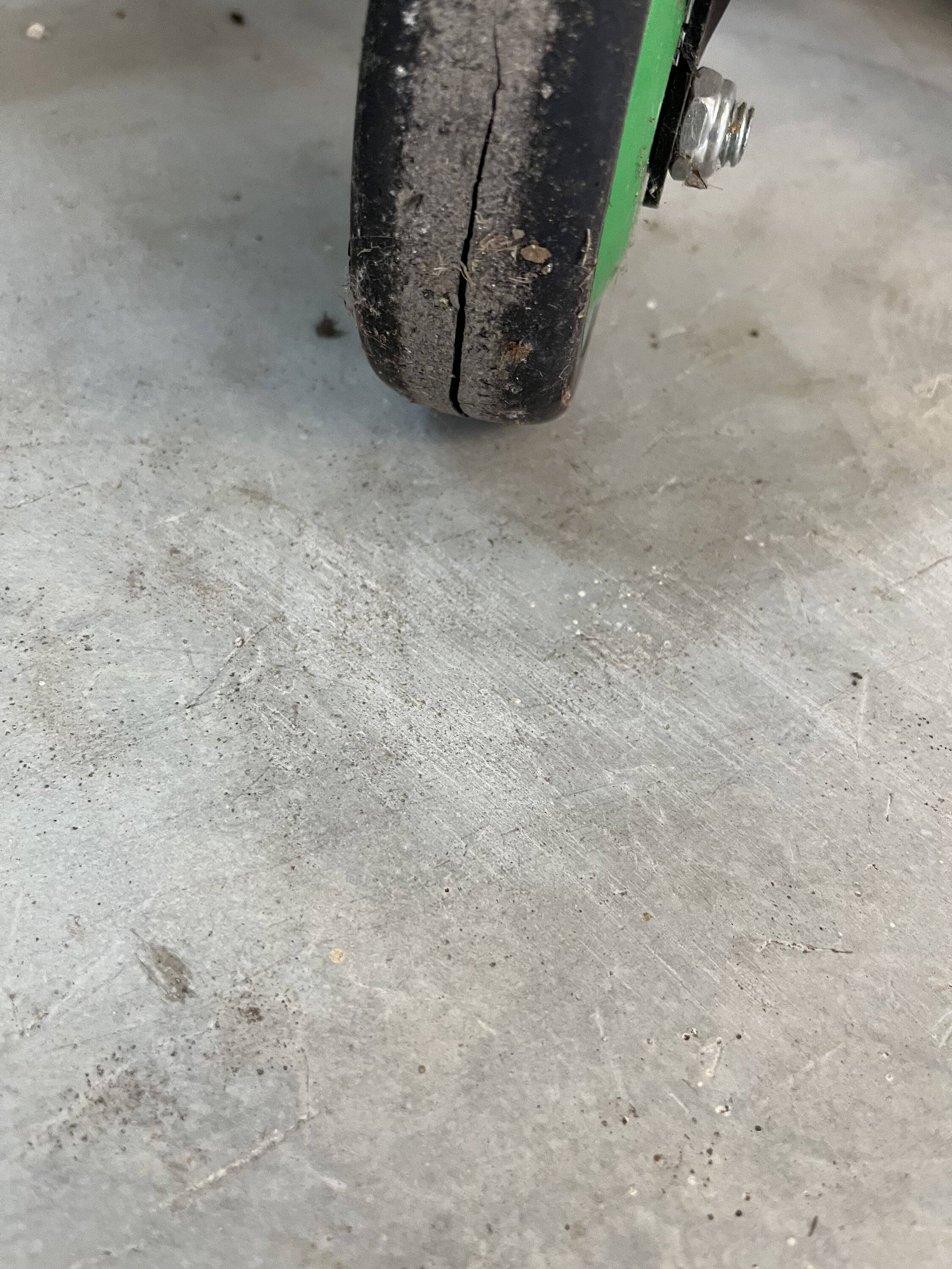 Jeep Wrangler JL Top Lift Pro caster wheels issue IMG_1875