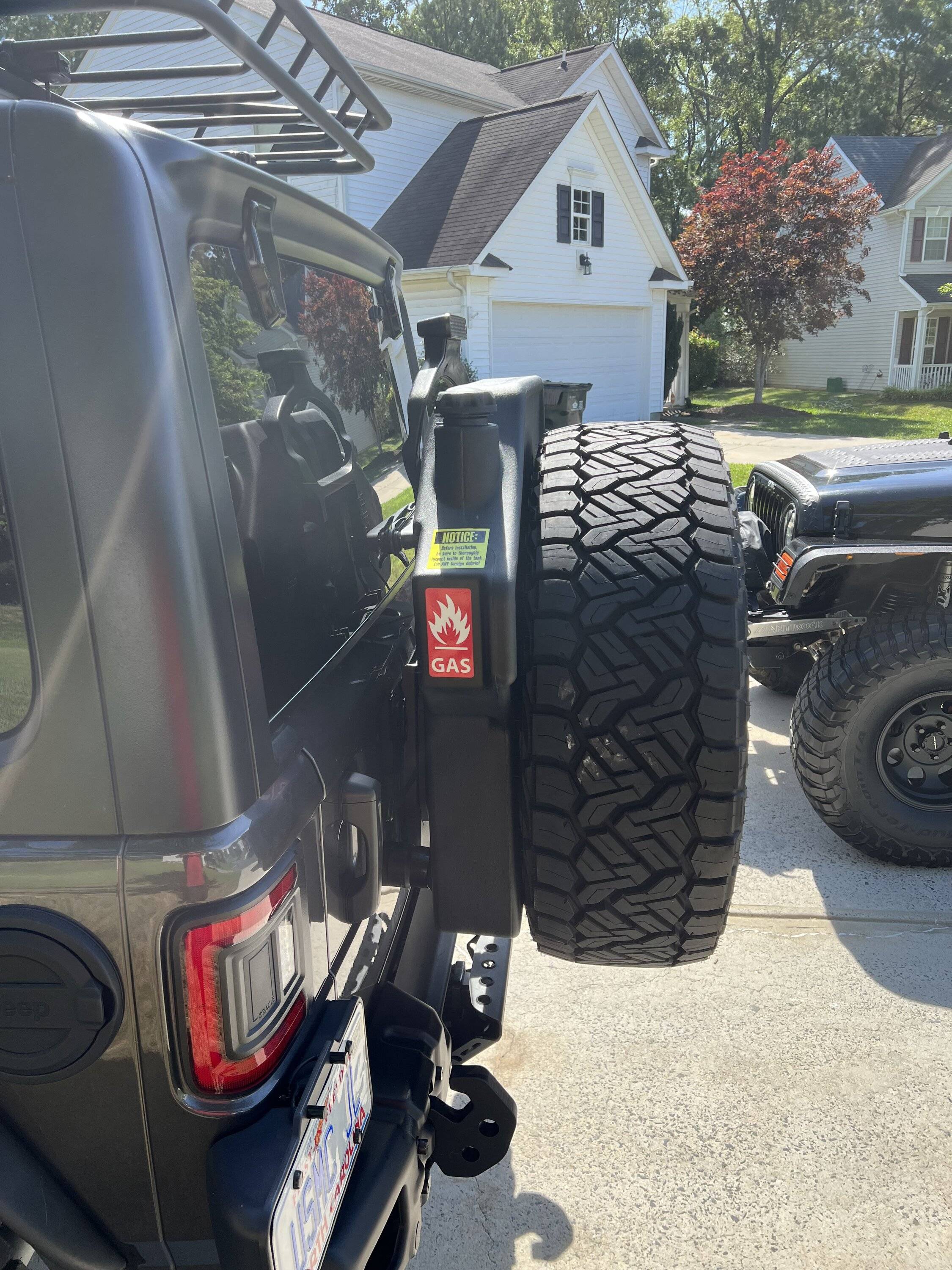 Jeep Wrangler JL Rotopax Ez Rack IMG_2657